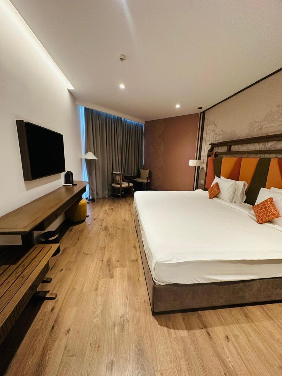 Sea & Pool View Condotel At Mui Ne *