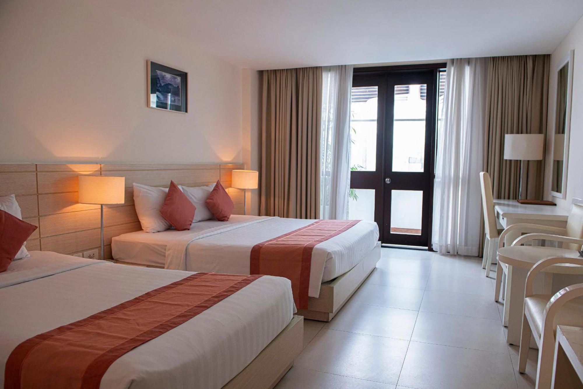 Nhi Phi Hotel Nha Trang