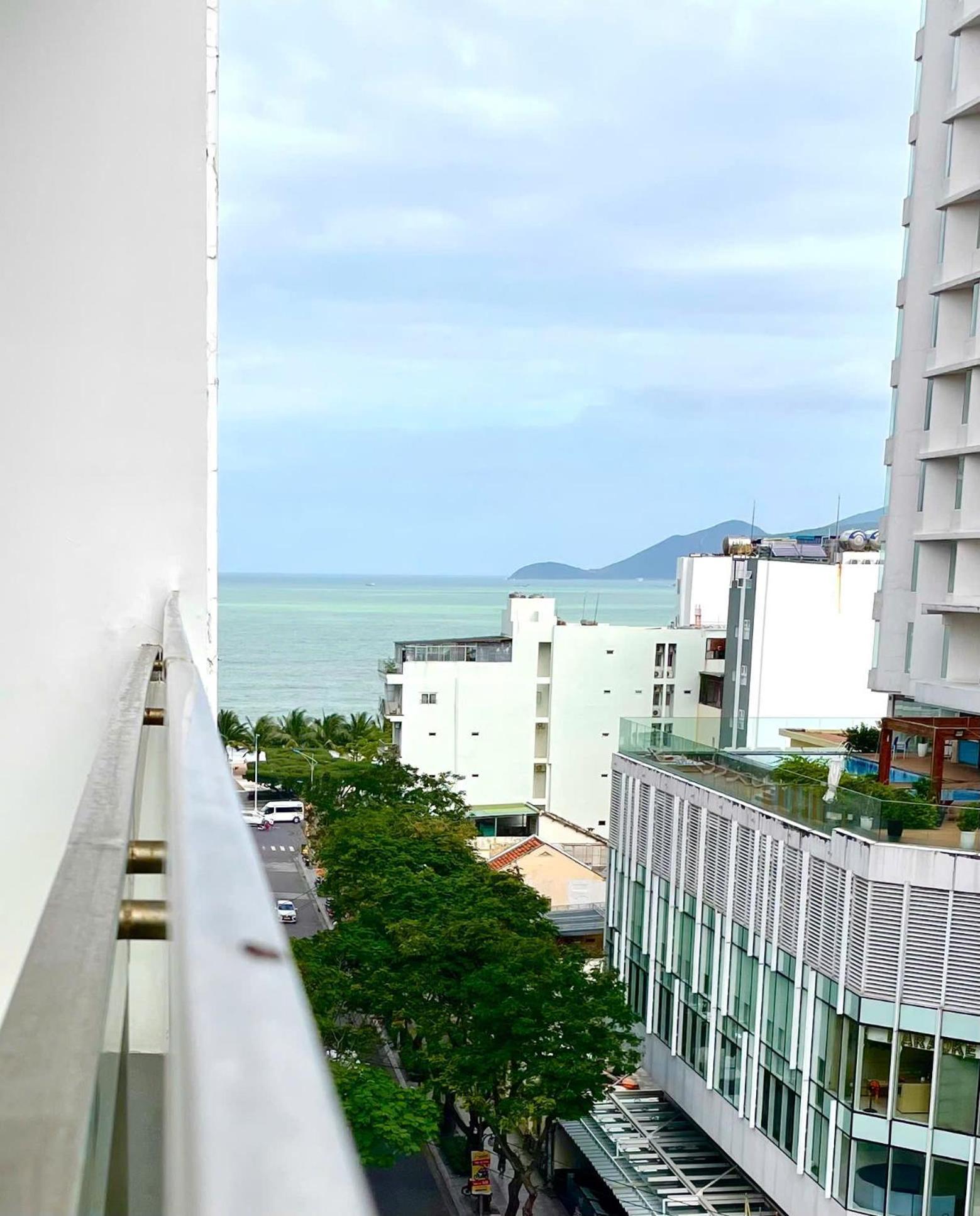 Nhi Phi Hotel Nha Trang