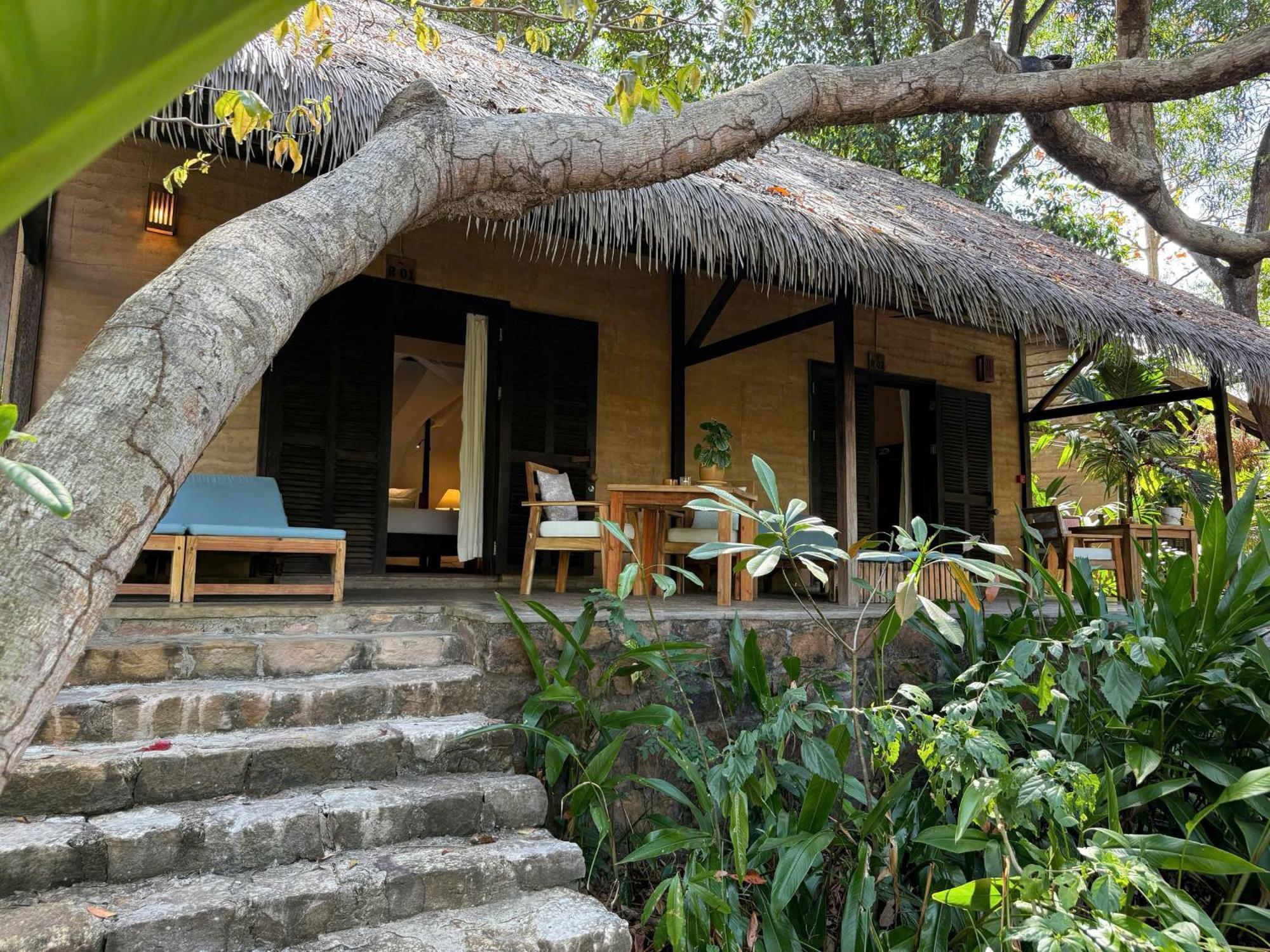Mango Bay 3*