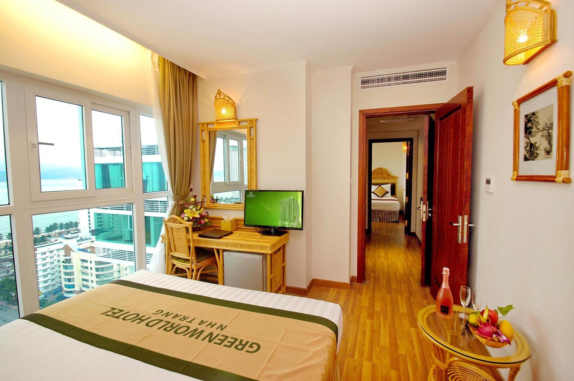 Khách sạn World 4*