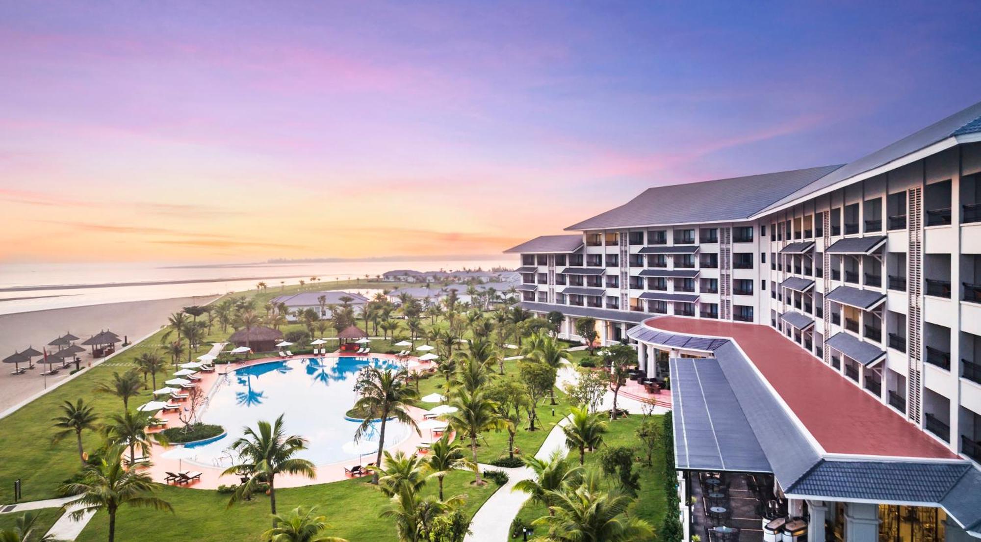 Melia Vinpearl Cua Hoi Beach Resort 5*