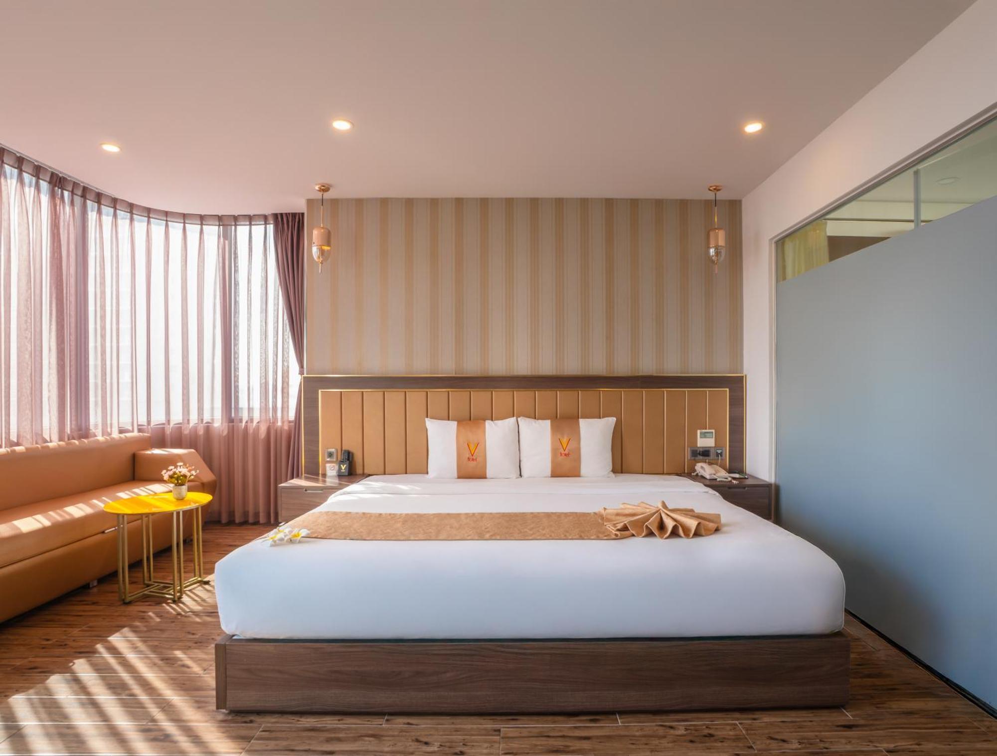 Hotel V