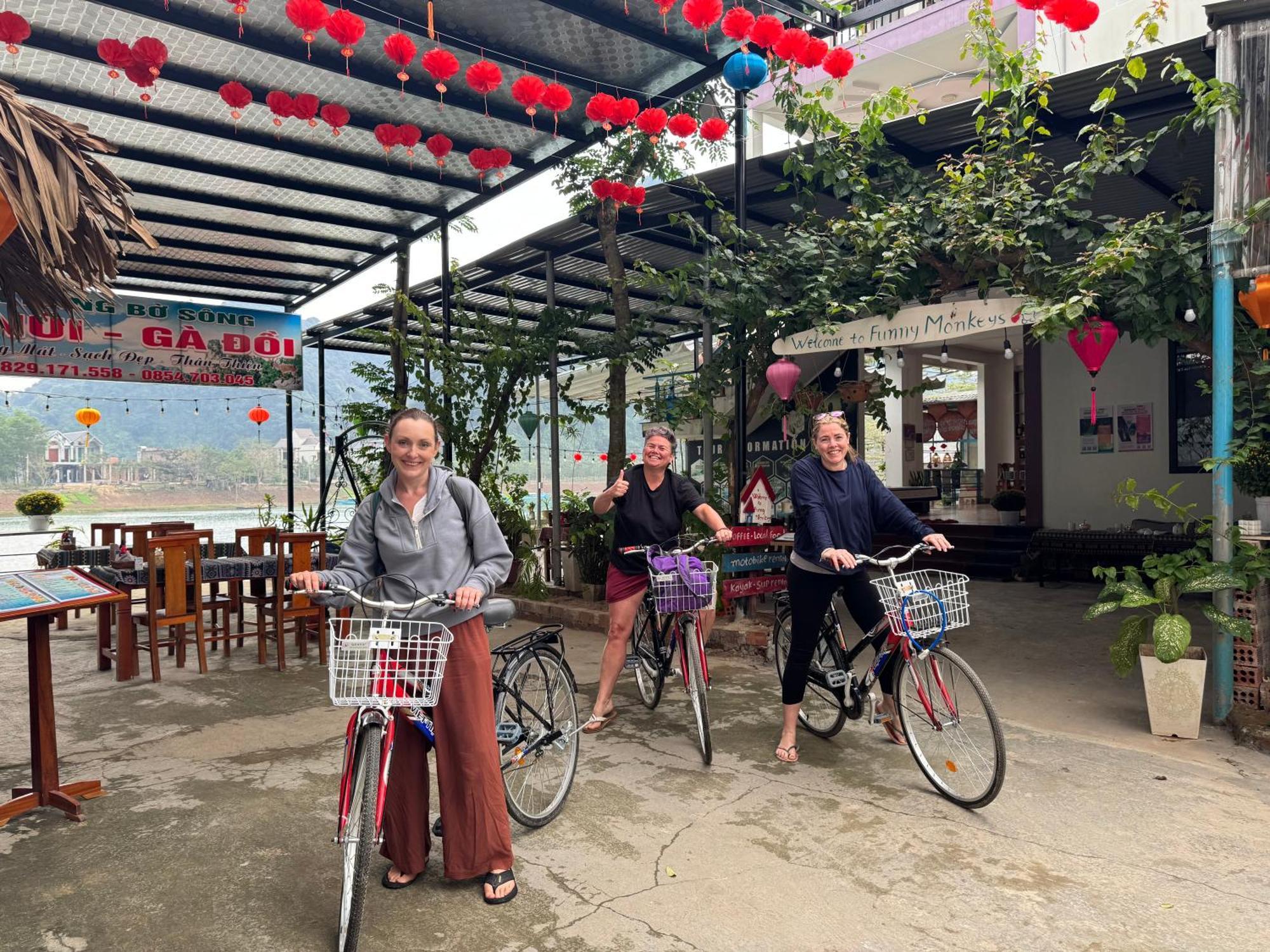 Funny Monkeys * Phong Nha