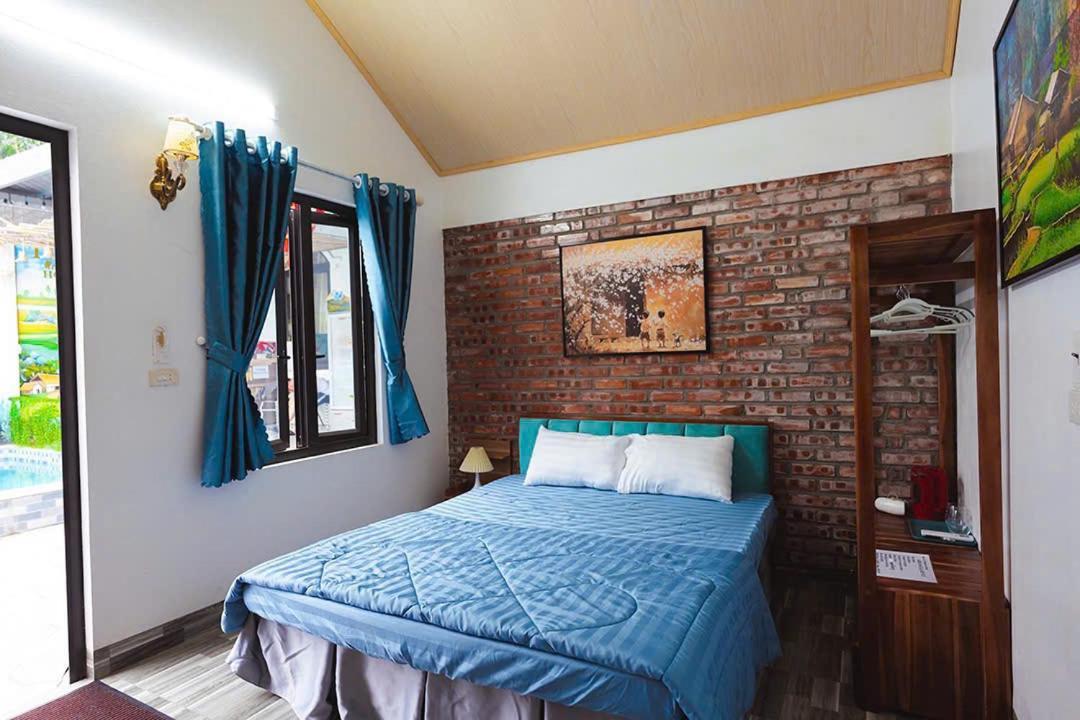 Family Homestay, Mountain Flower Hotel