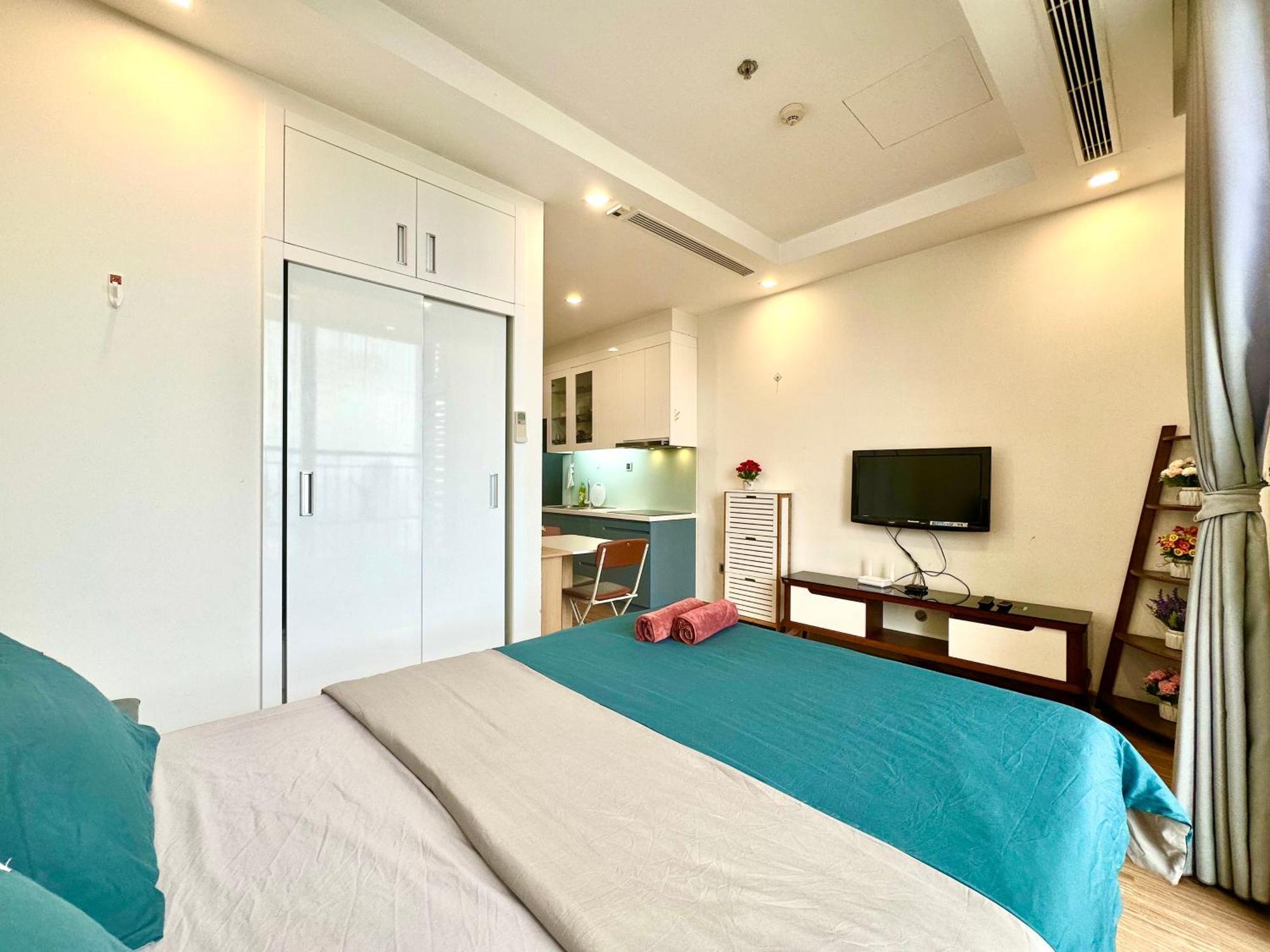 Delux Near Keangnam In Centre Apartment Hanoi