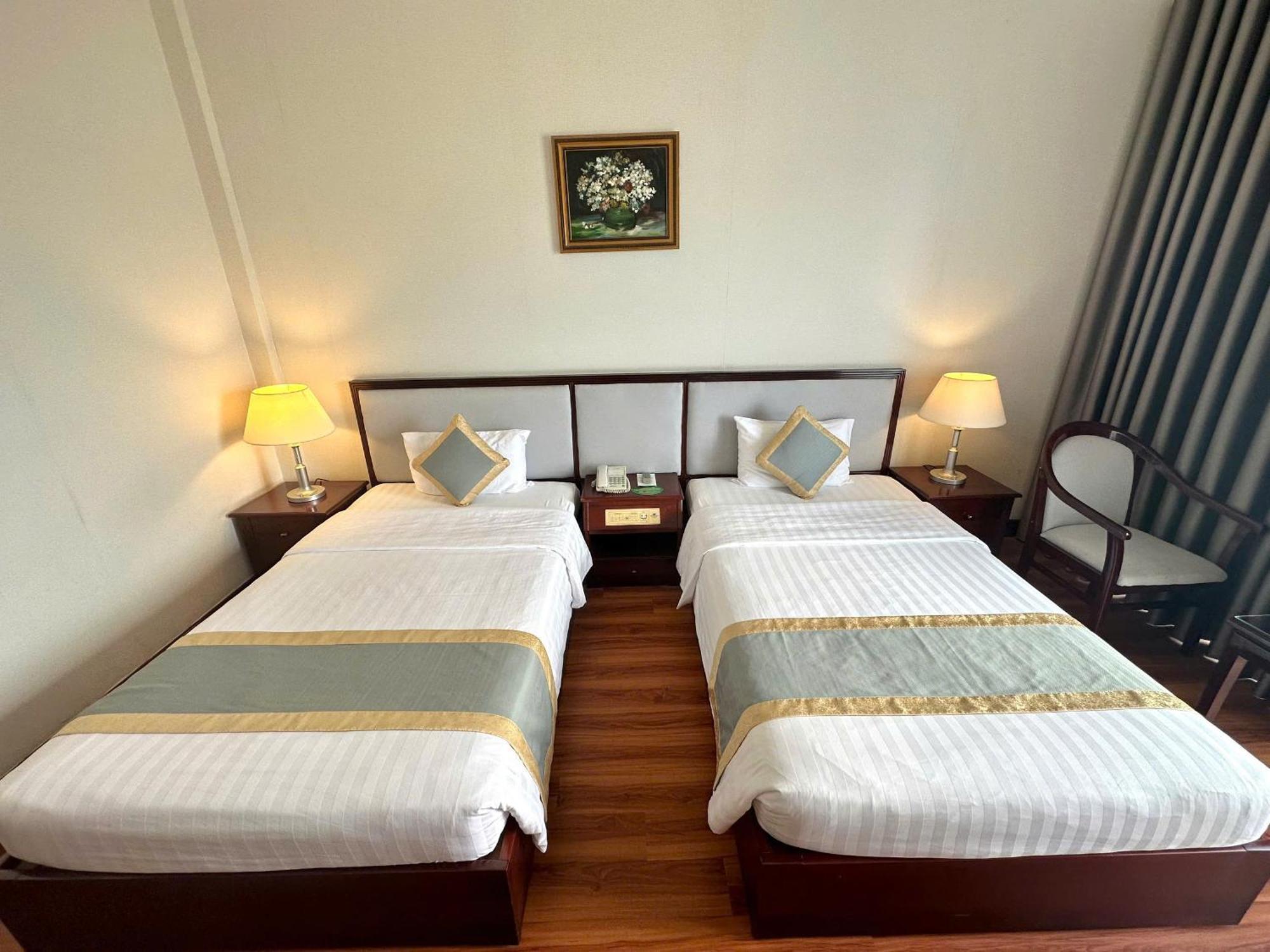 Seagull Hotel 4*
