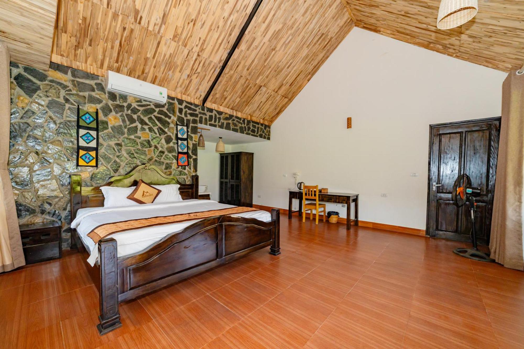 Hotel Sunrise Village 2*