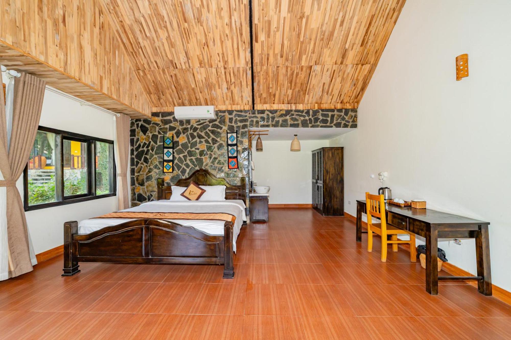 Sunrise Village 2*