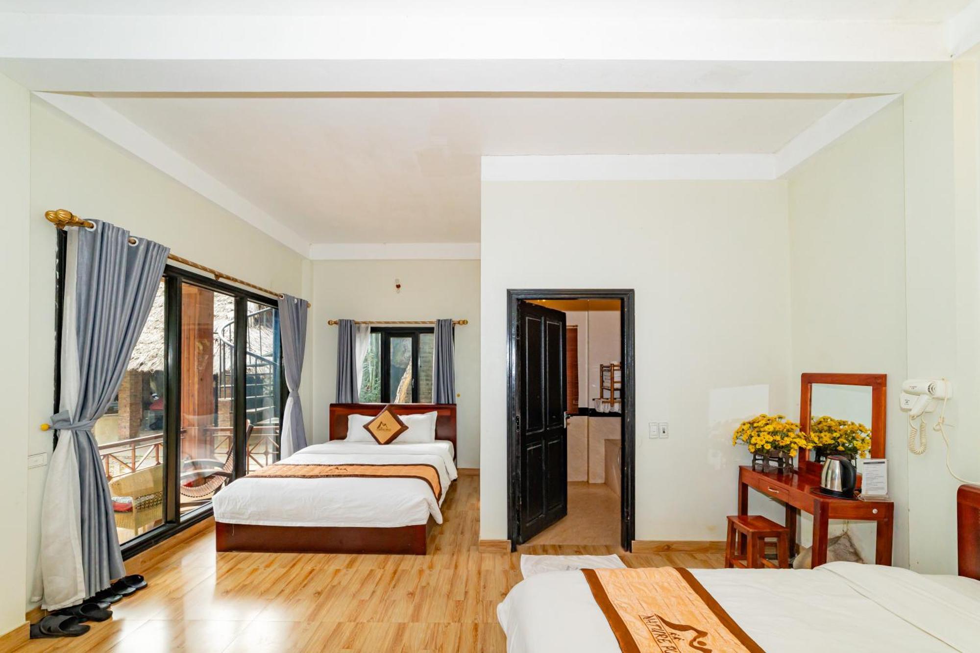 Hotel Sunrise Village 2*