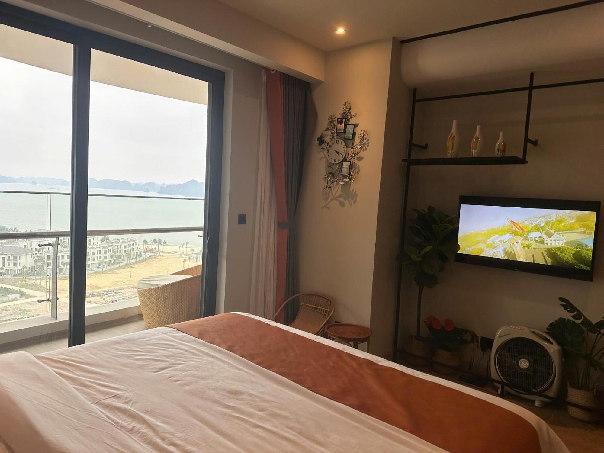 Bay View Halong Panoramic Bay View Luxury Ha Long