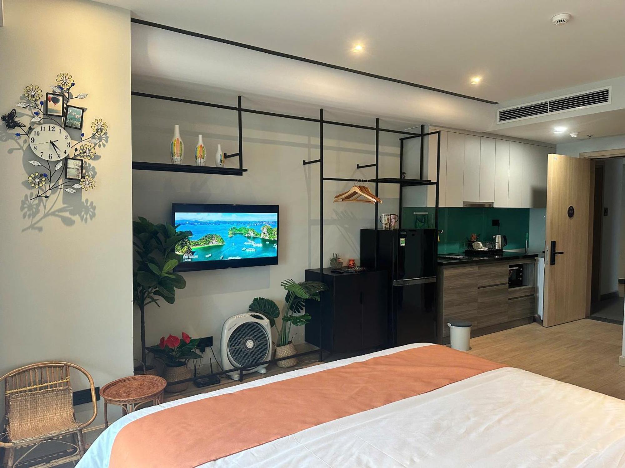 Bay View Halong Panoramic Bay View Luxury