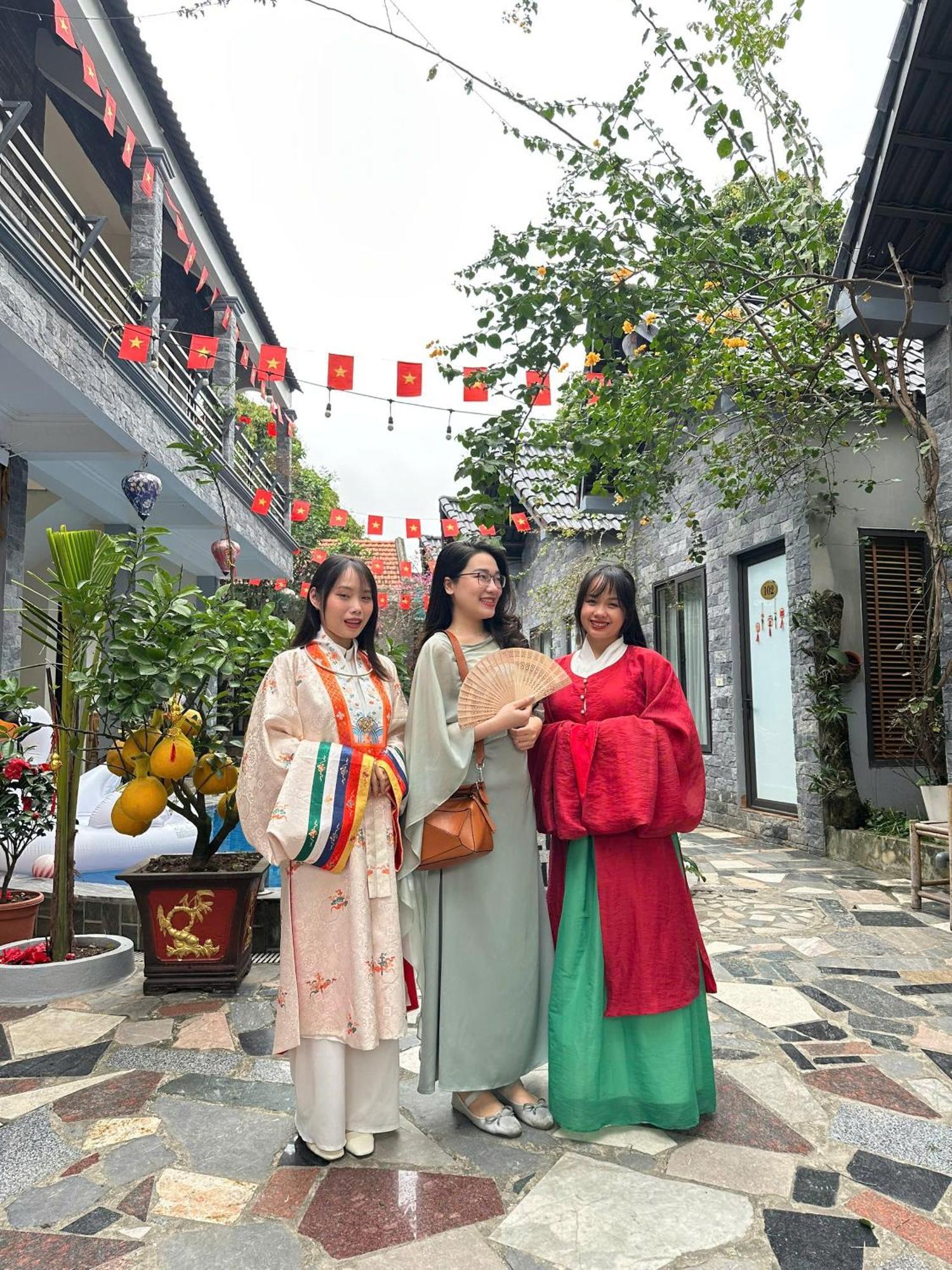 Hang Mua Village Homestay *