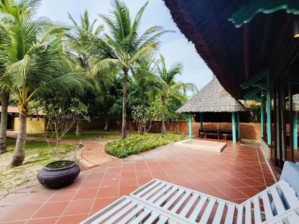 Resort Full Moon Village