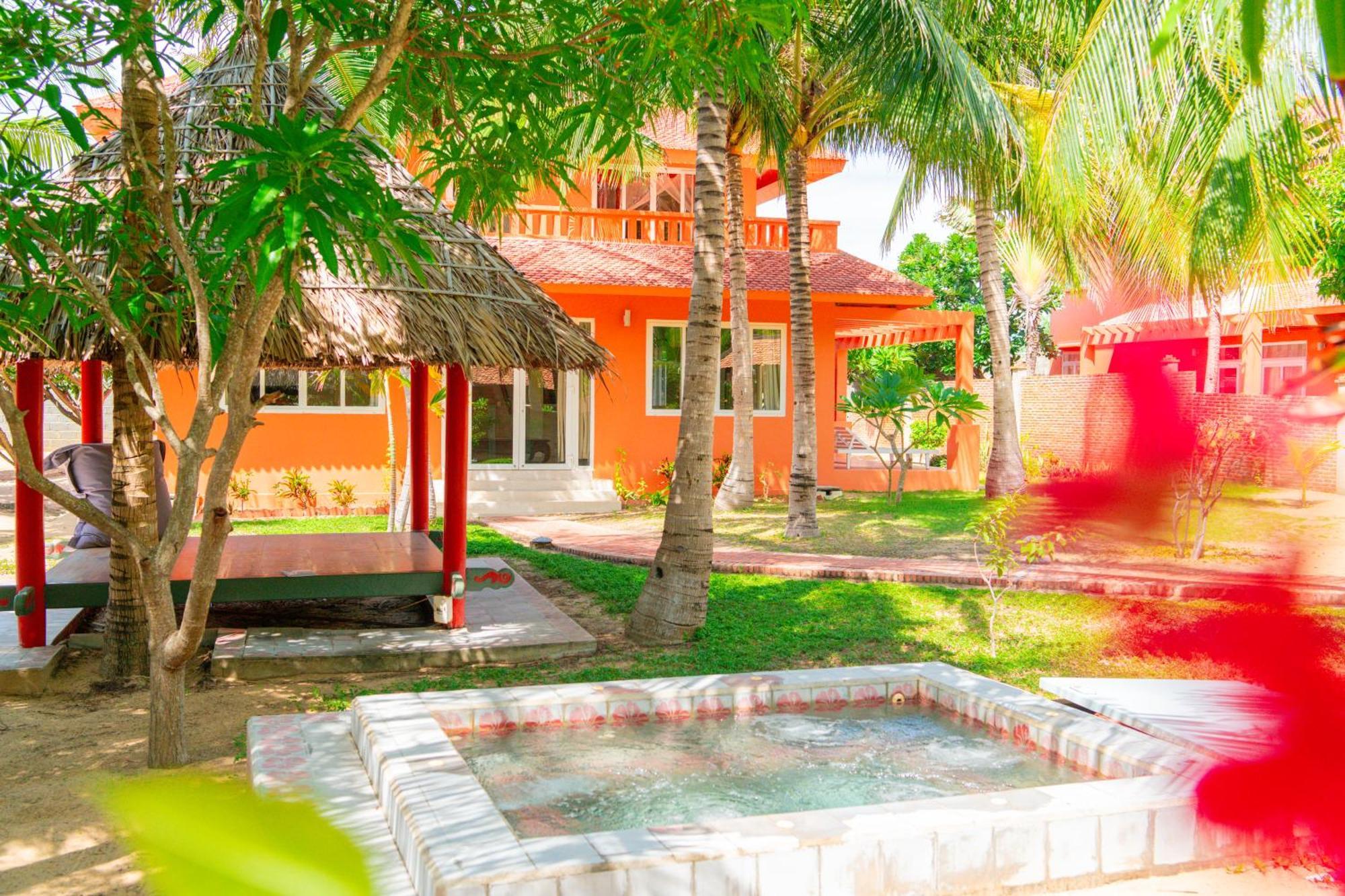 Resort Full Moon Village 4*
