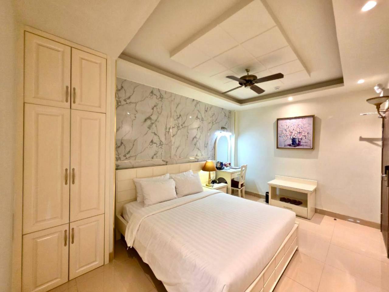 Tulip 3 Hotel 2*