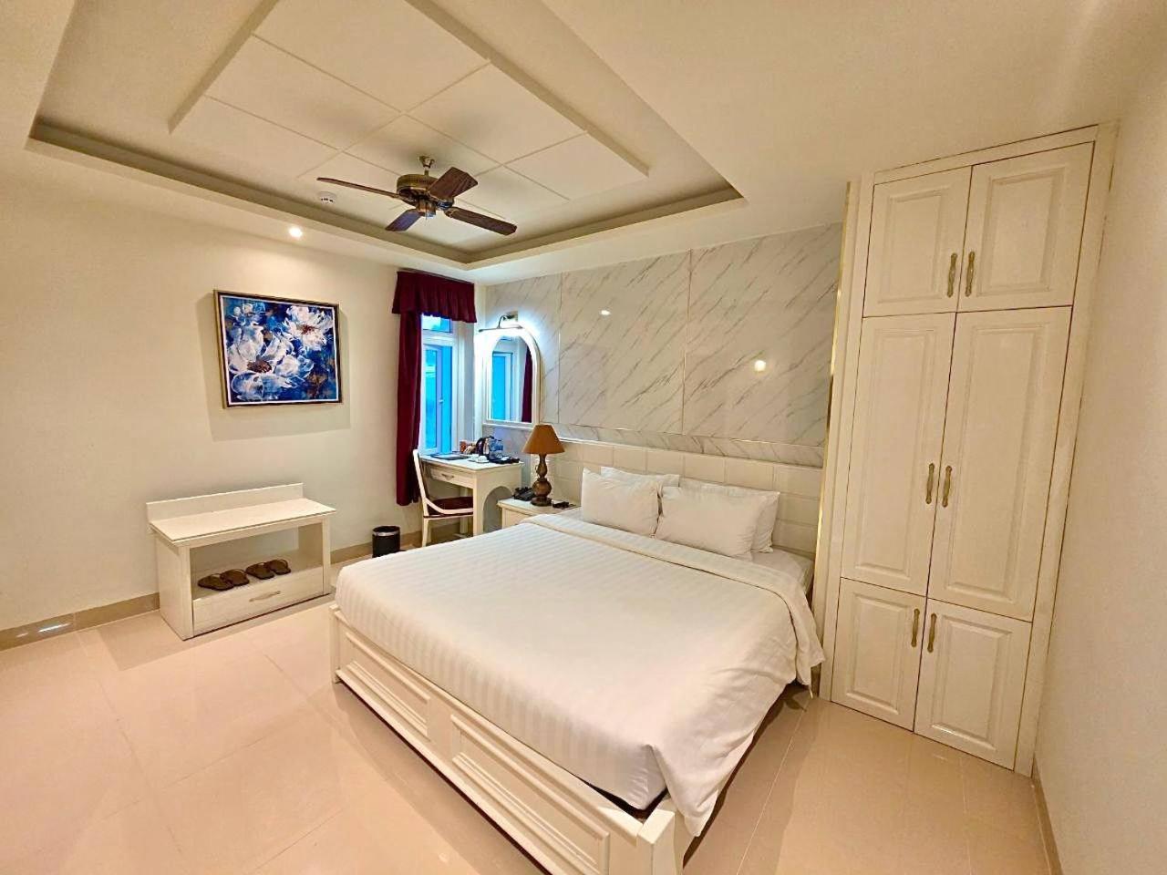 Tulip 3 Hotel 2*
