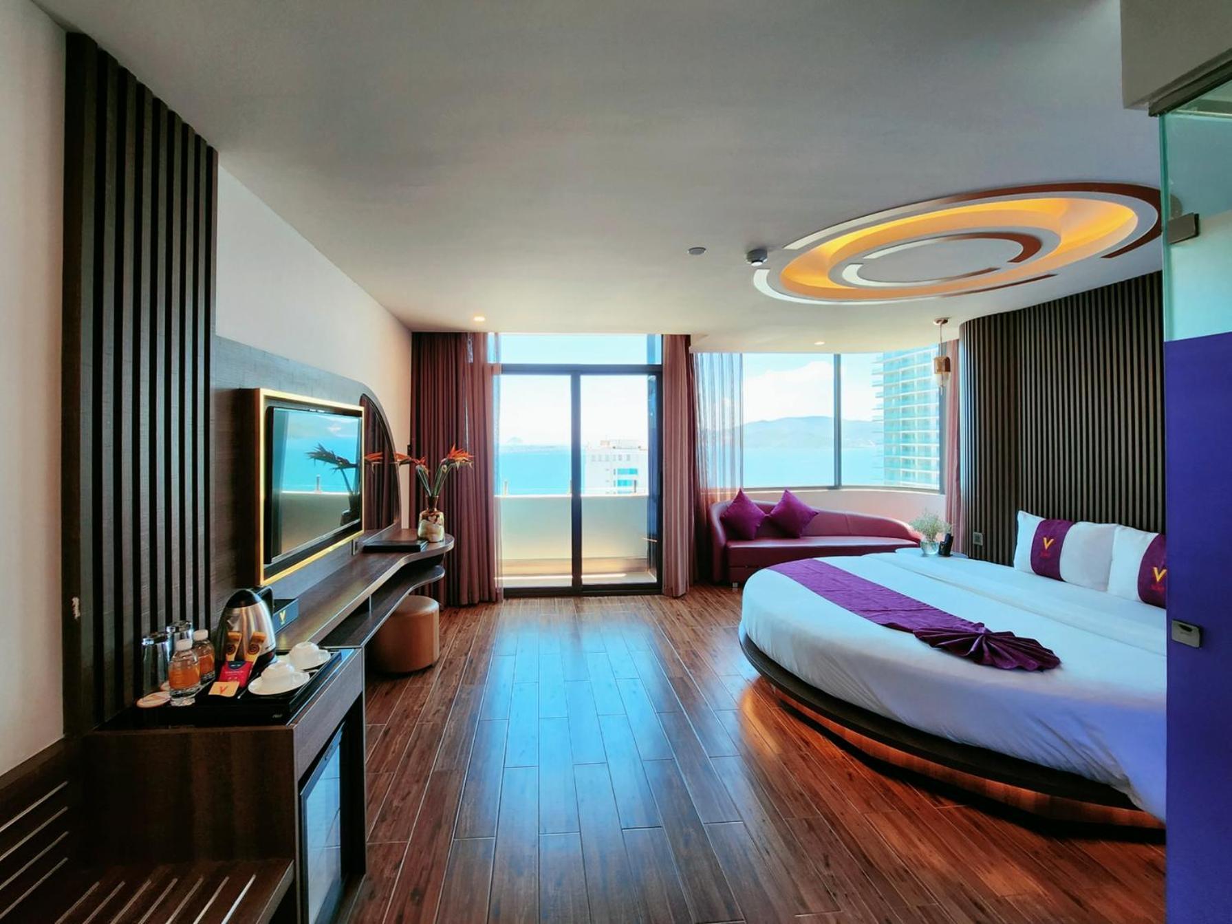 Hotel V