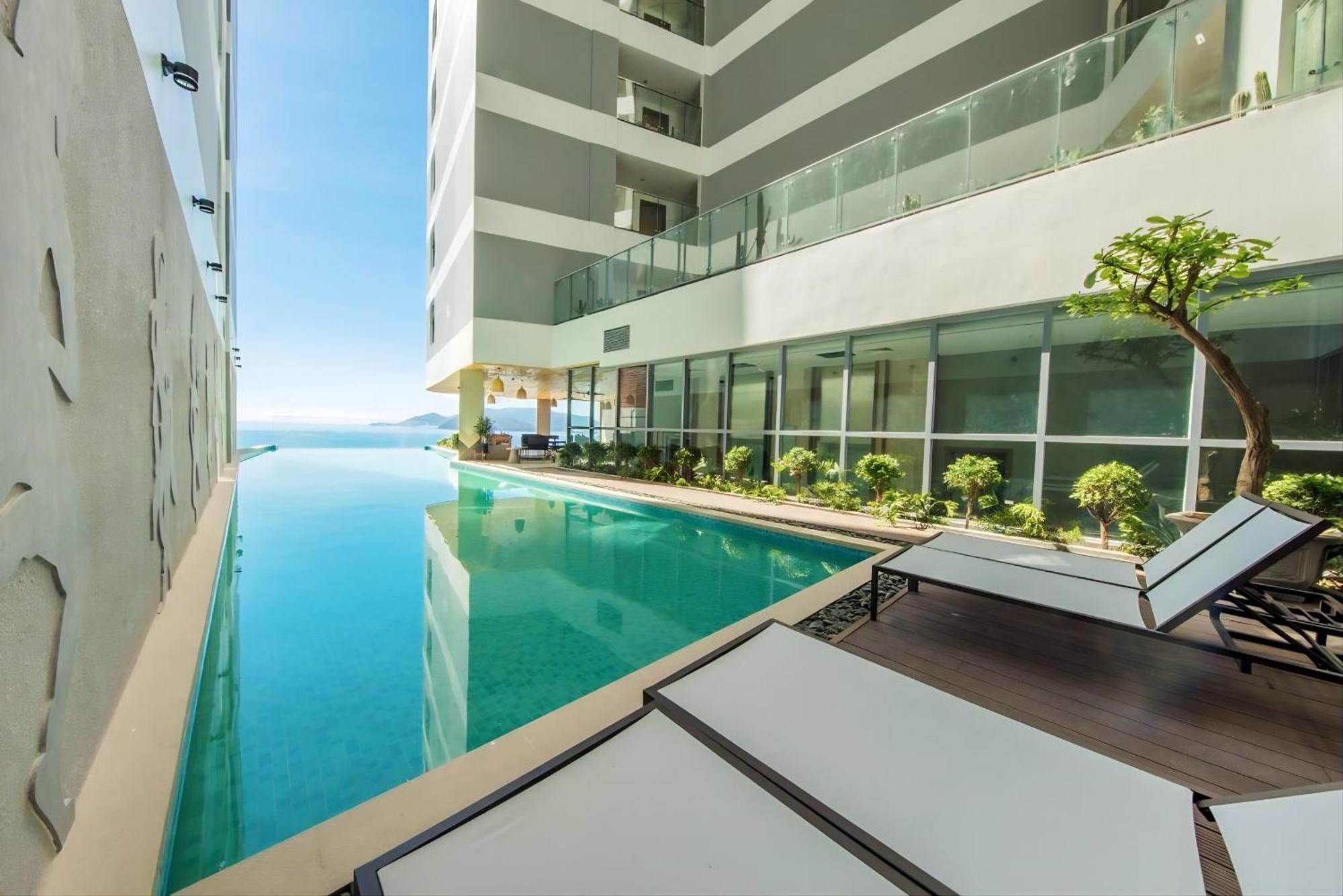 Lyn Premier Panorama Apartment