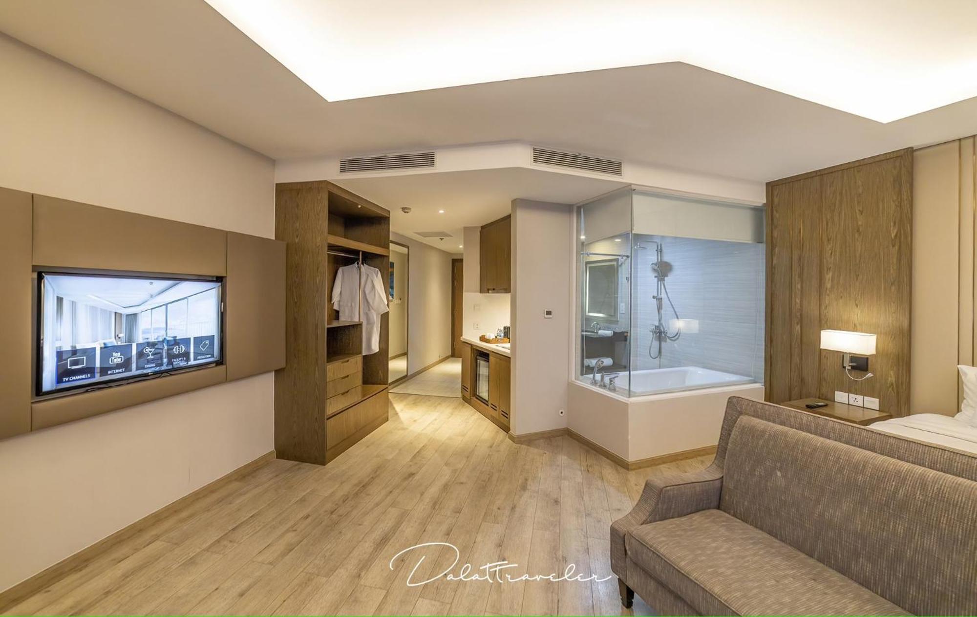 Lyn Premier Panorama Apartment *