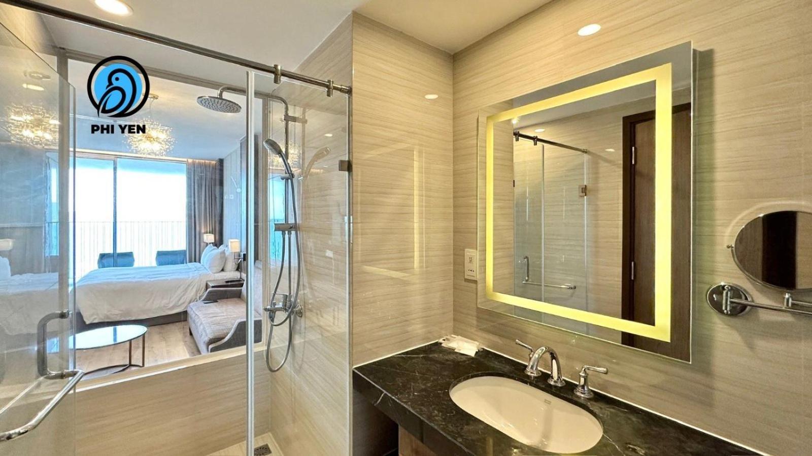 Khách sạn hẻo lánh Lustay Panorama *