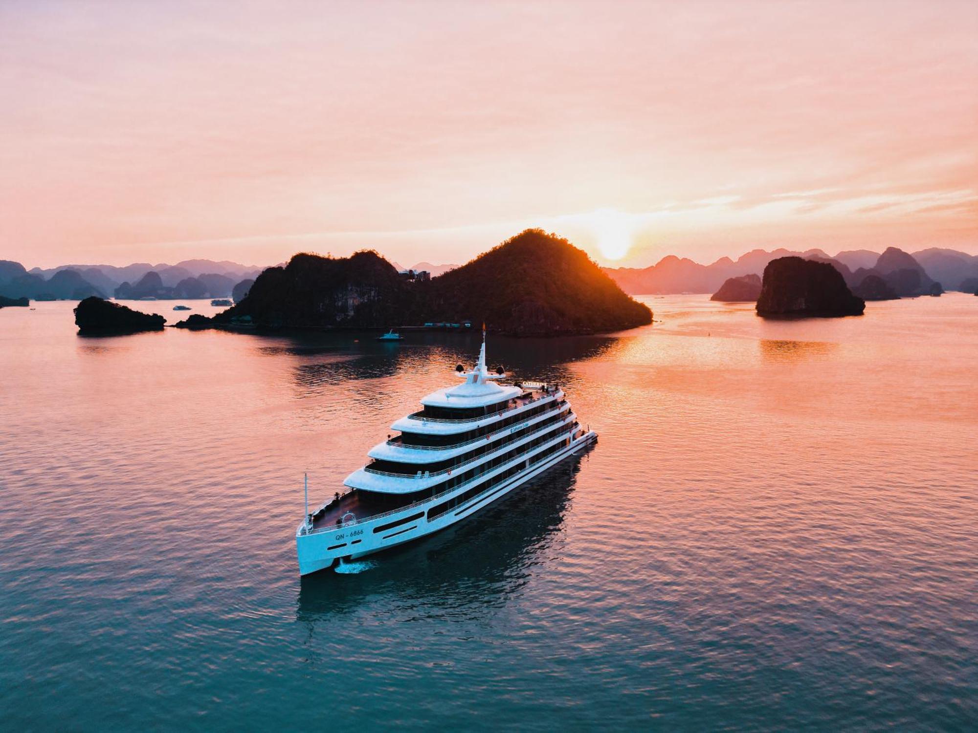 Catherine Cruises Bay  5*