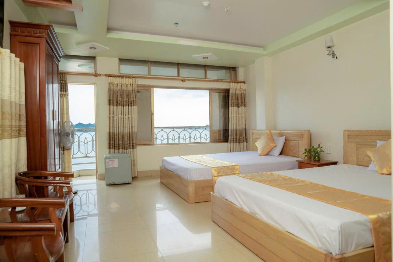 Private Balcony *