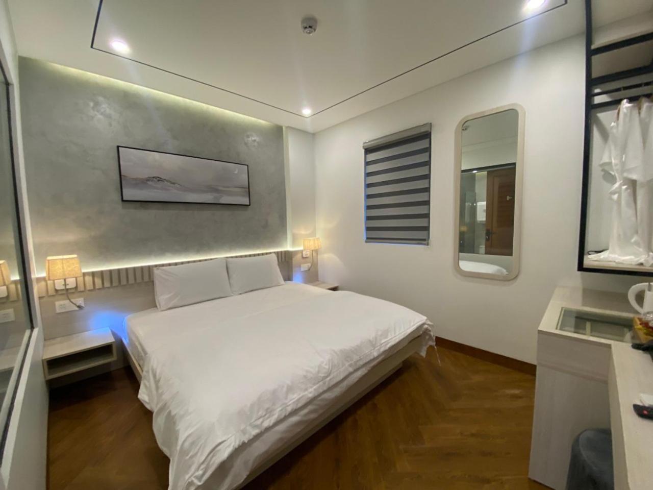 Y's Sea House