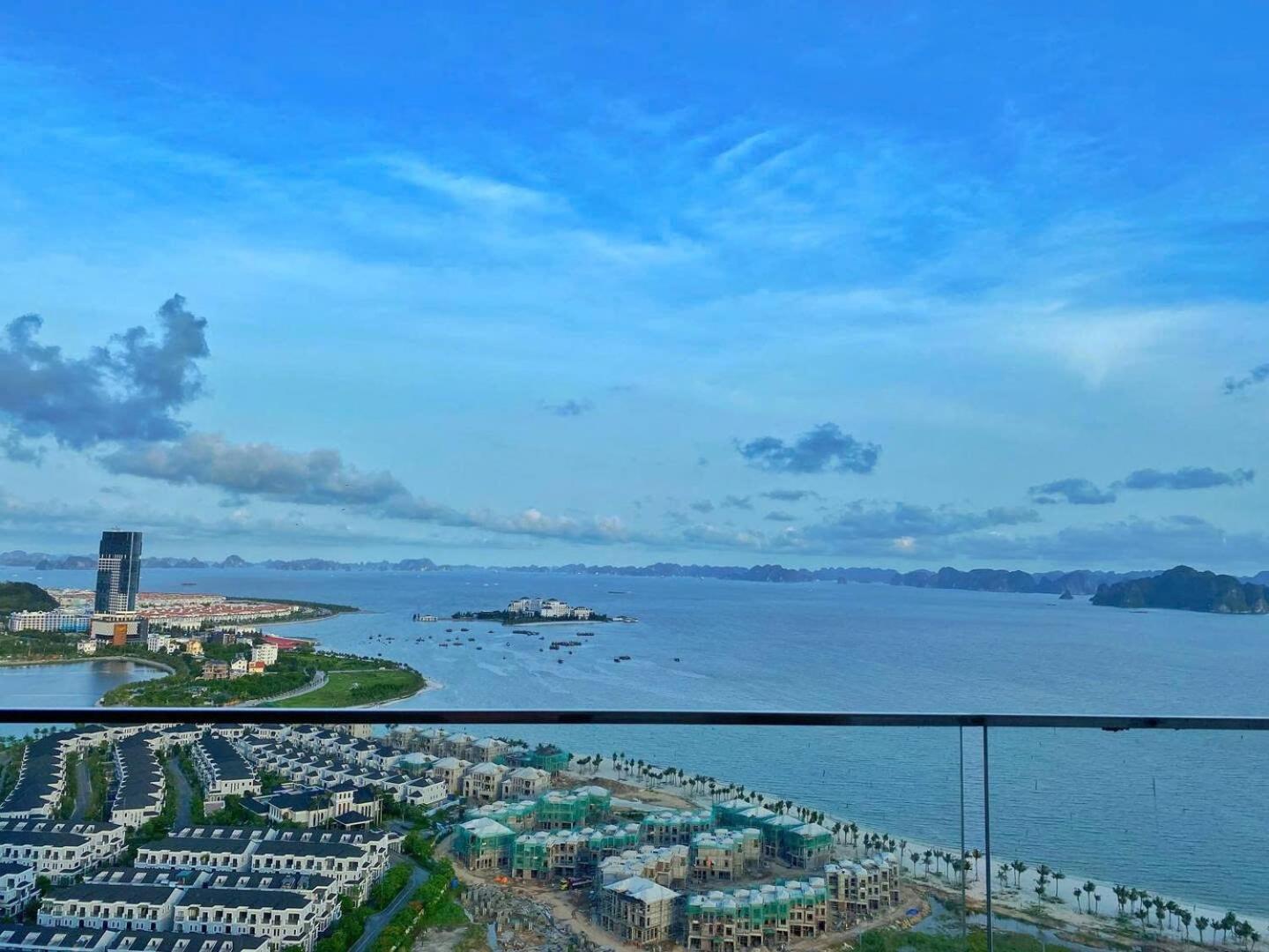 Bay View Halong Panoramic Bay View Luxury Aparthotel Ha Long