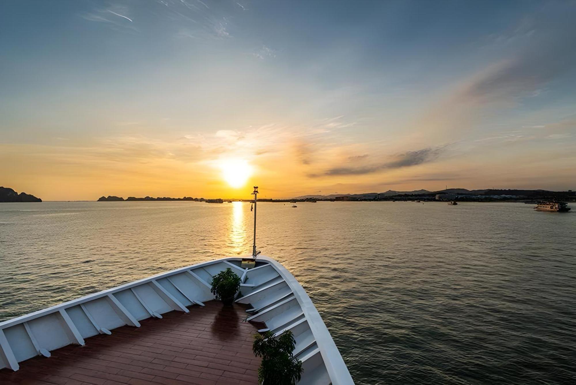 Verdure Lotus Grandeur Cruise
