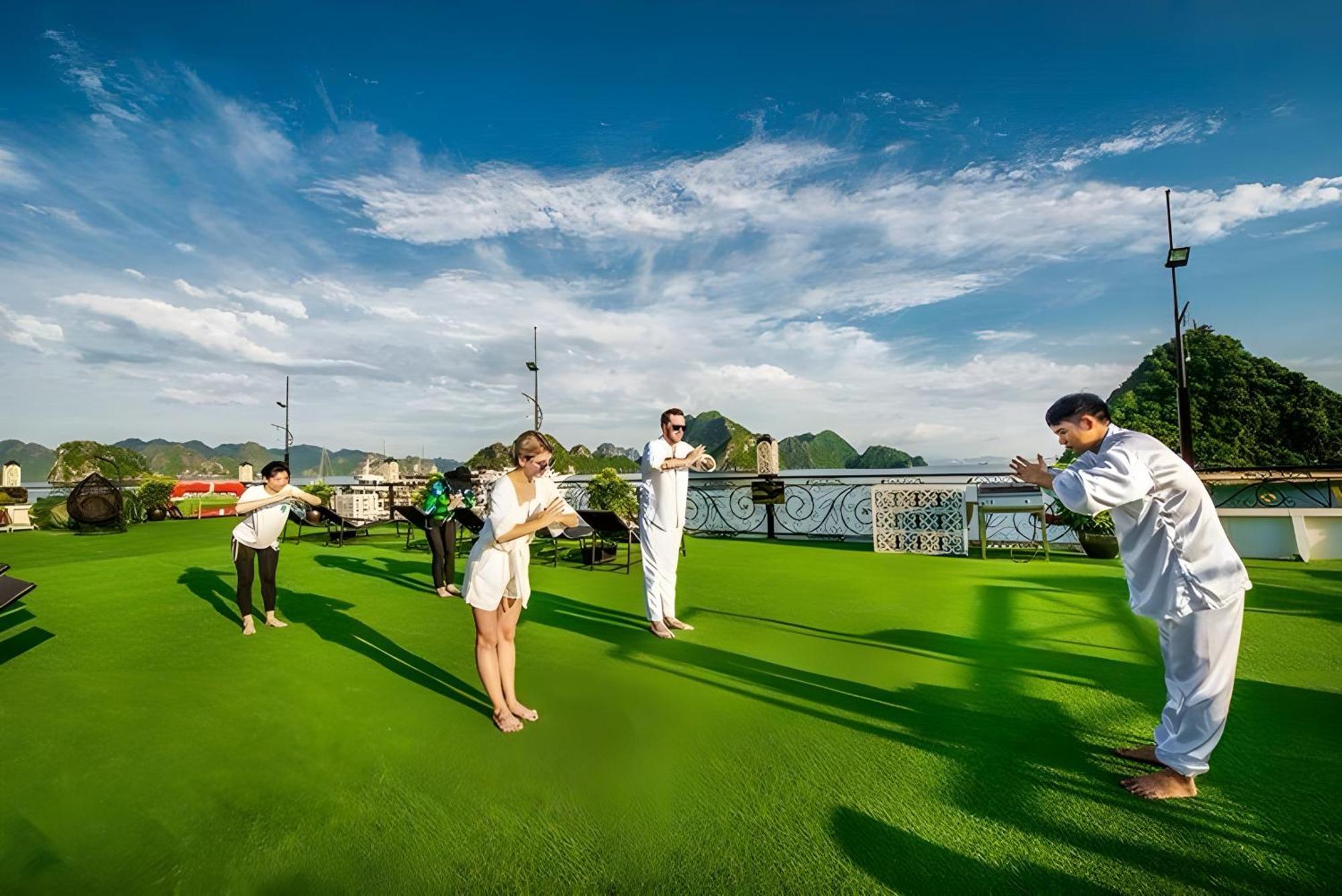 Verdure Lotus Grandeur Cruise Ha Long