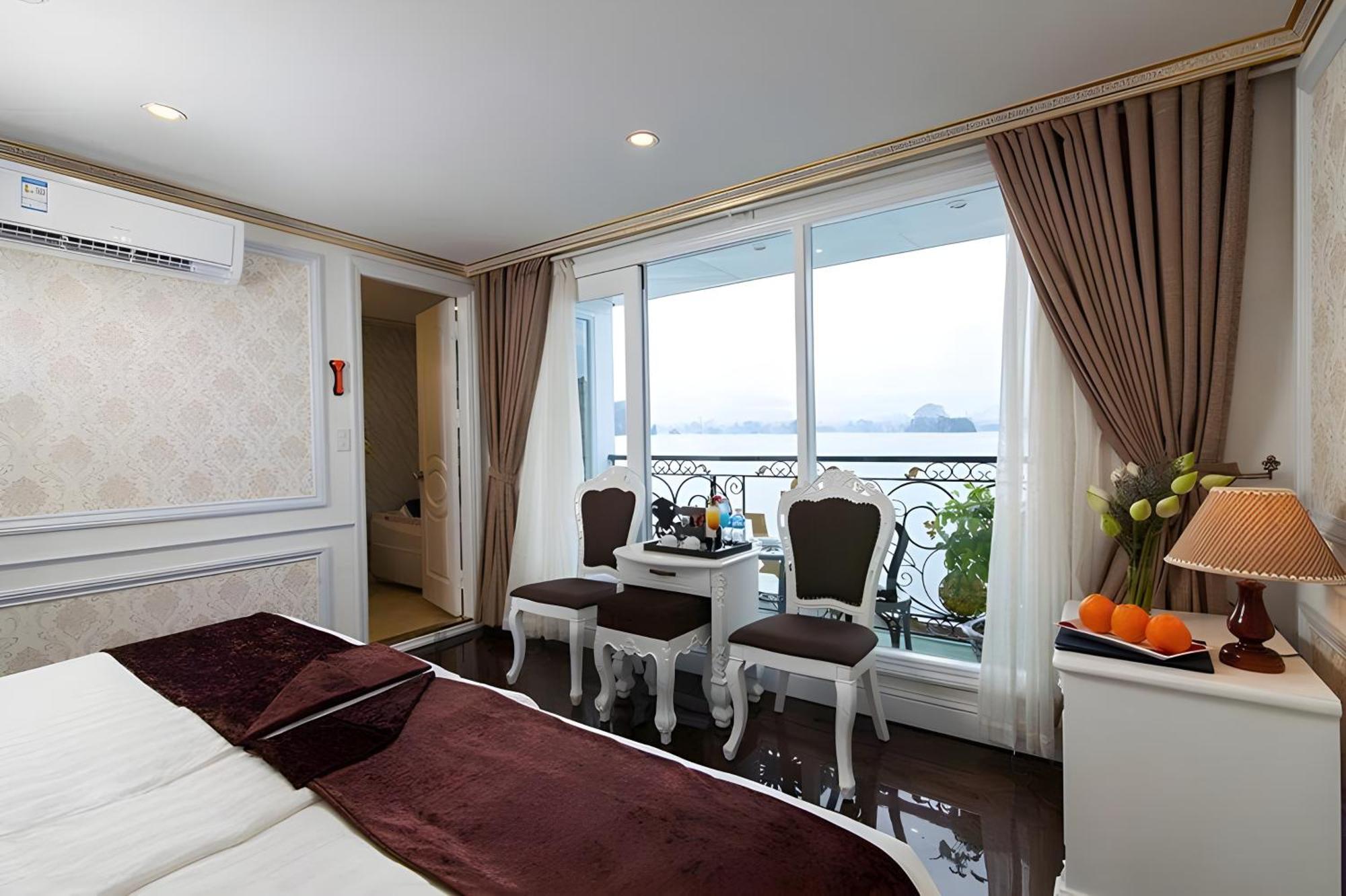 Verdure Lotus Grandeur Cruise Hotel 5*