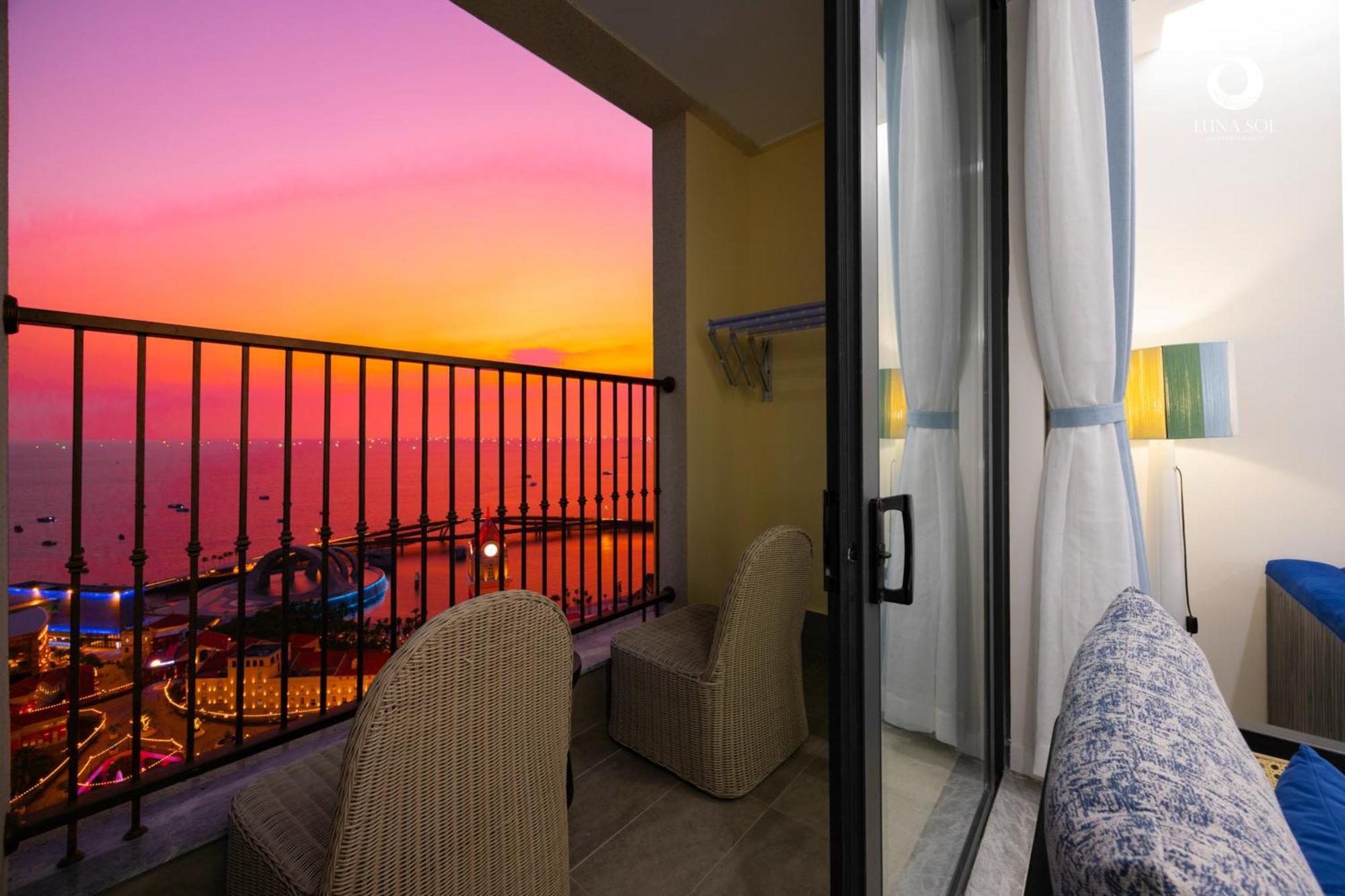 Aparthotel Hillside Ocean Balcony Firework Delight Phu Quoc