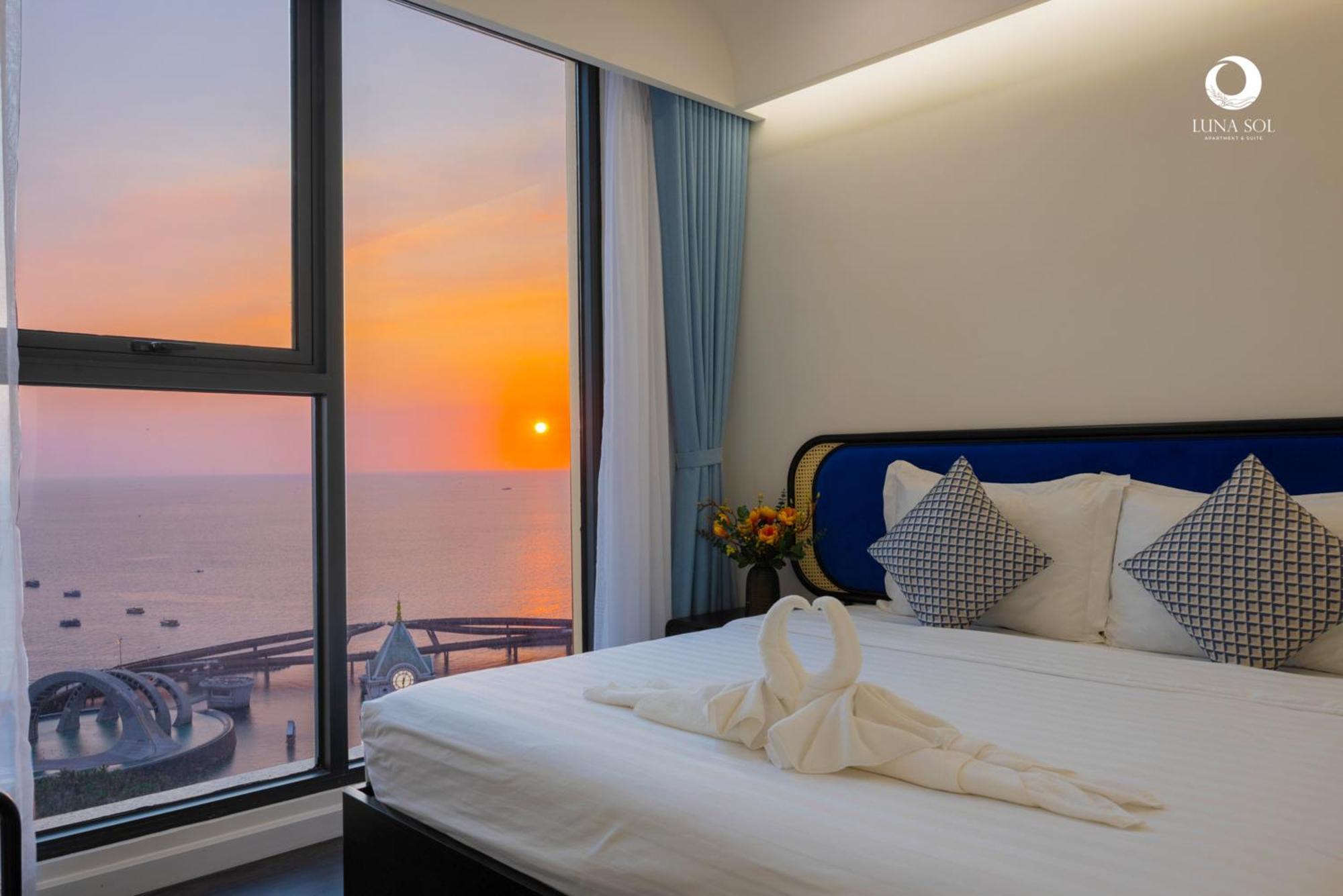 Aparthotel Hillside Ocean Balcony Firework Delight *