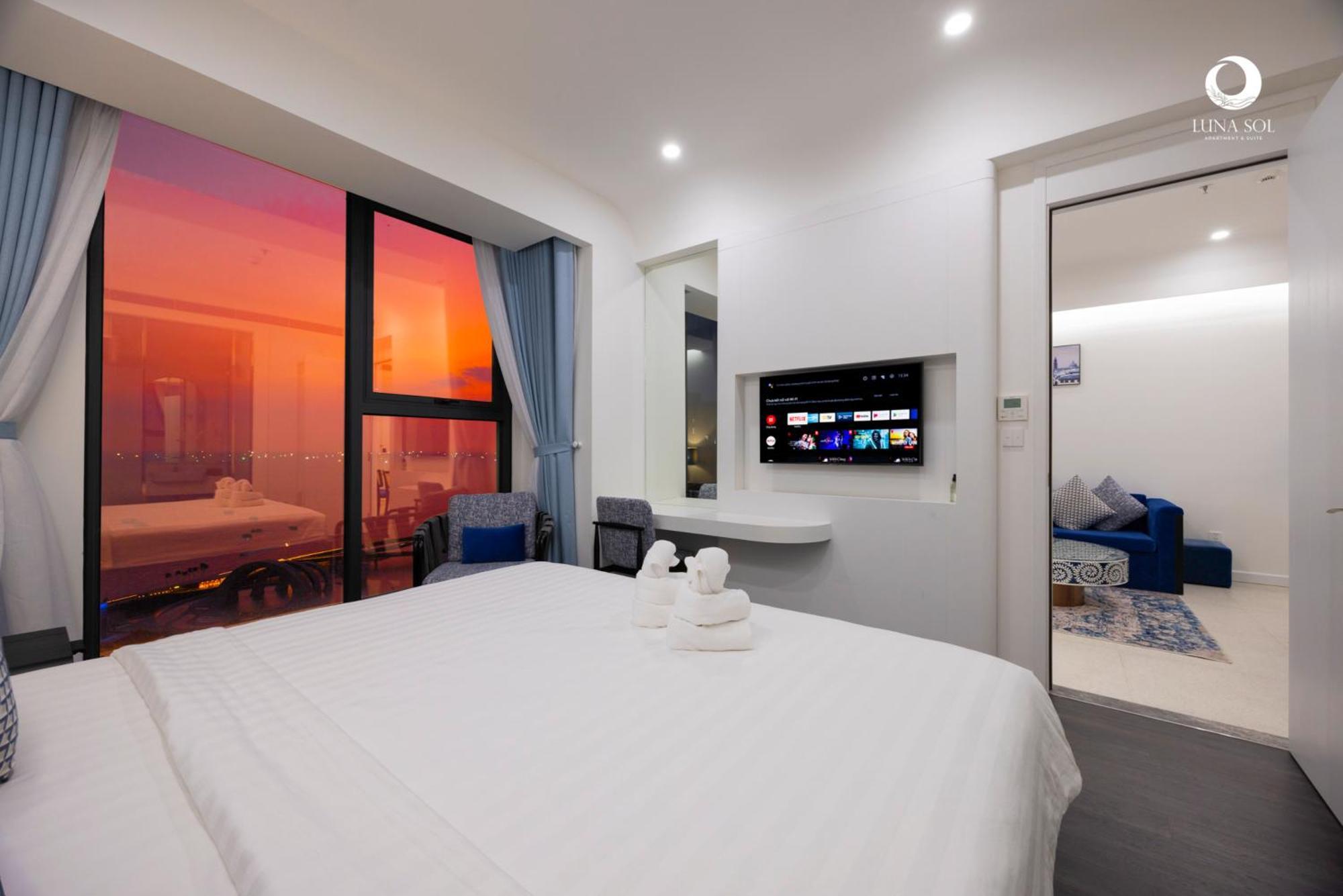 Aparthotel Hillside Ocean Balcony Firework Delight *