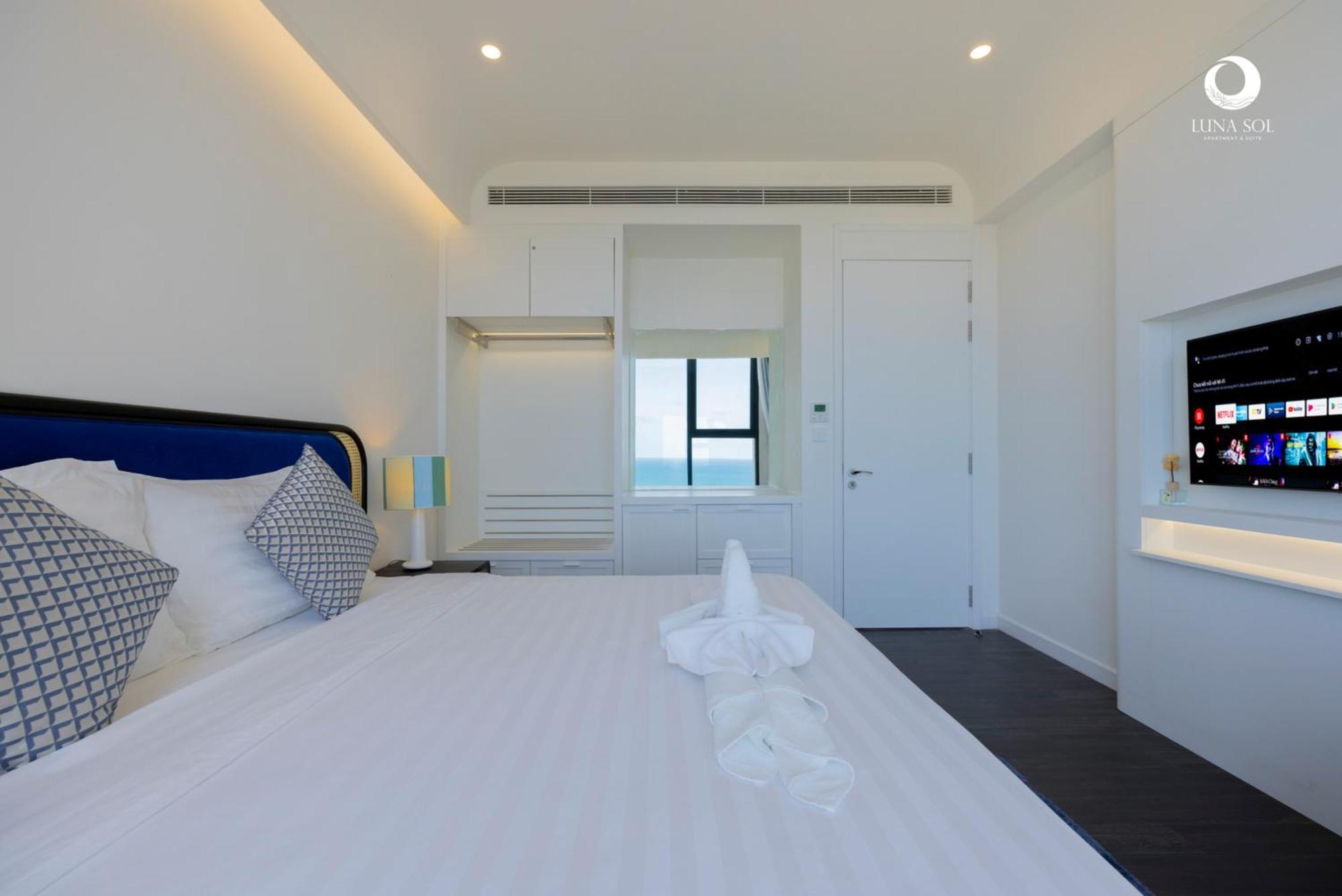Hillside Ocean Balcony Firework Delight Aparthotel Phu Quoc