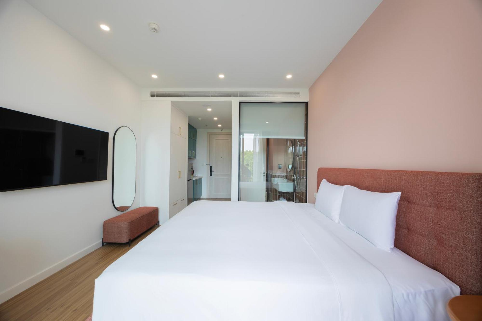 Hillside Ocean Balcony Firework Delight Aparthotel Phu Quoc