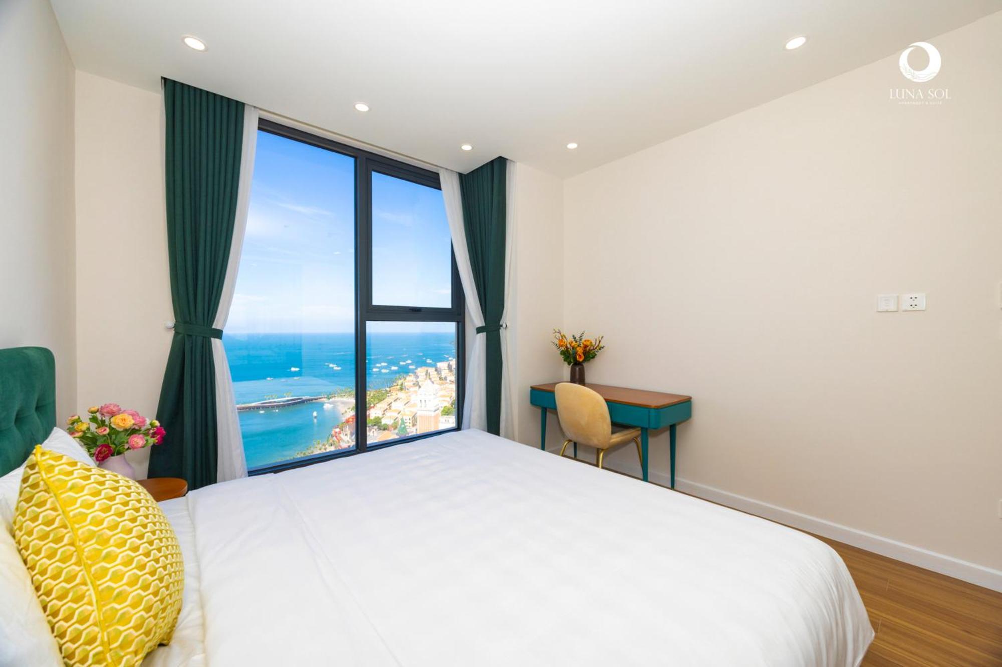 Aparthotel Hillside Ocean Balcony Firework Delight *