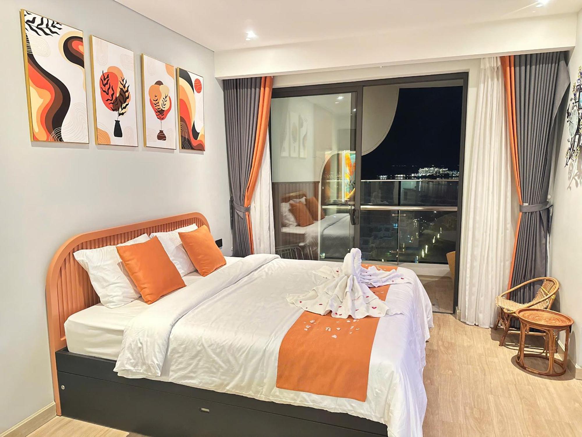 Bay View Halong Panoramic Bay View Luxury Aparthotel