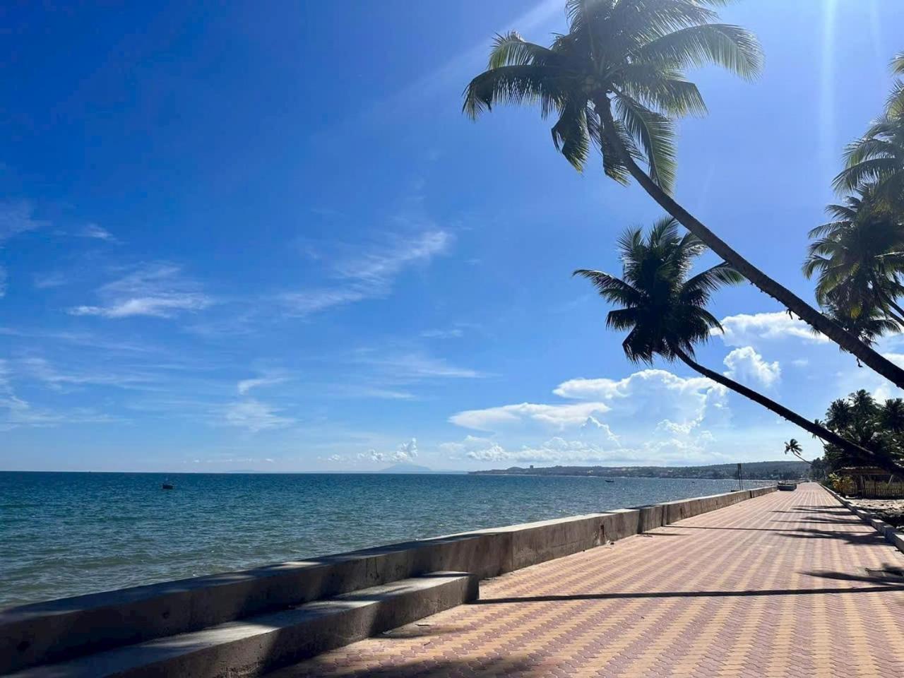 Bonnie Beachside