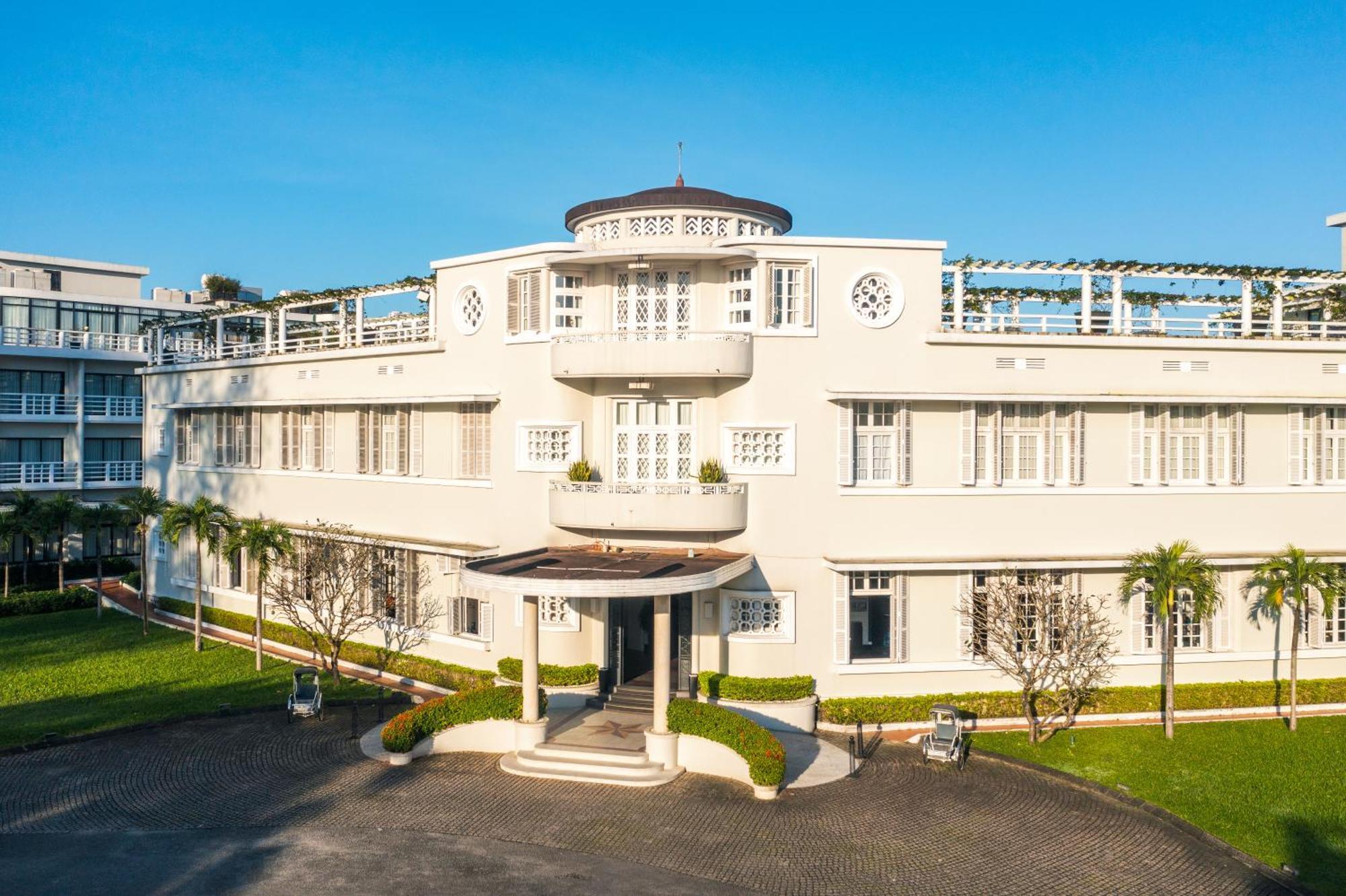 Azerai La Residence, Resort