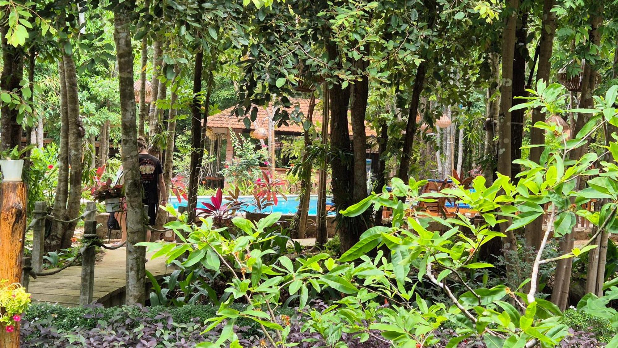 Valley Village Phu Quoc Resort 3*