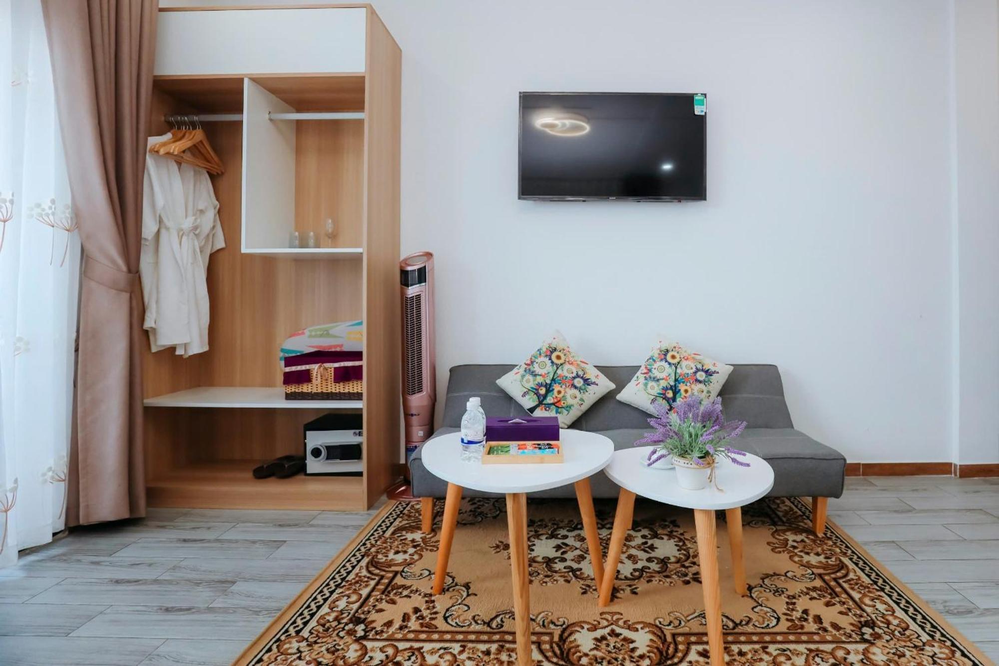 Sweet Lavender & Mini Hotel