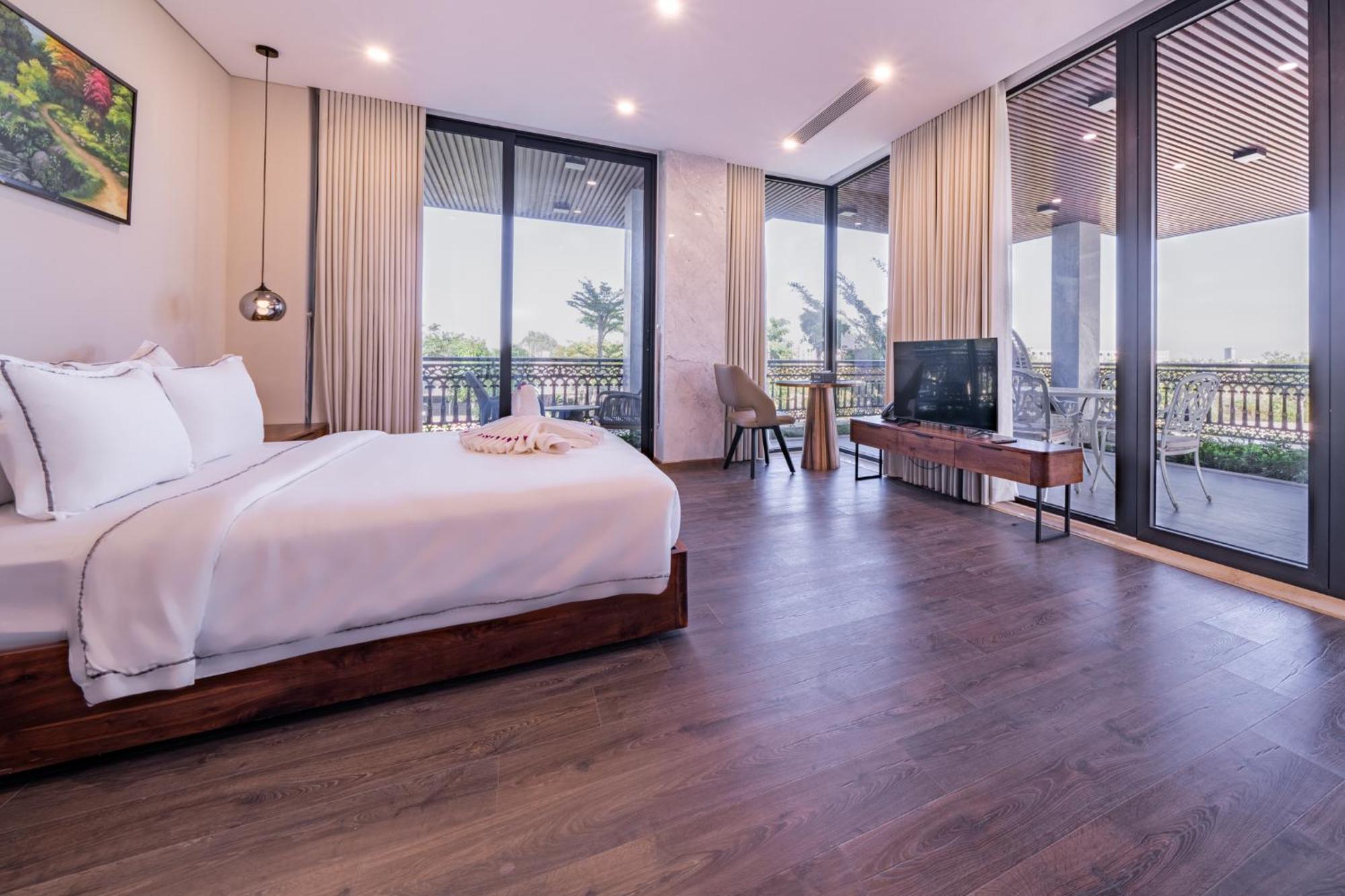 Khách sạn Cami Riverside 4*