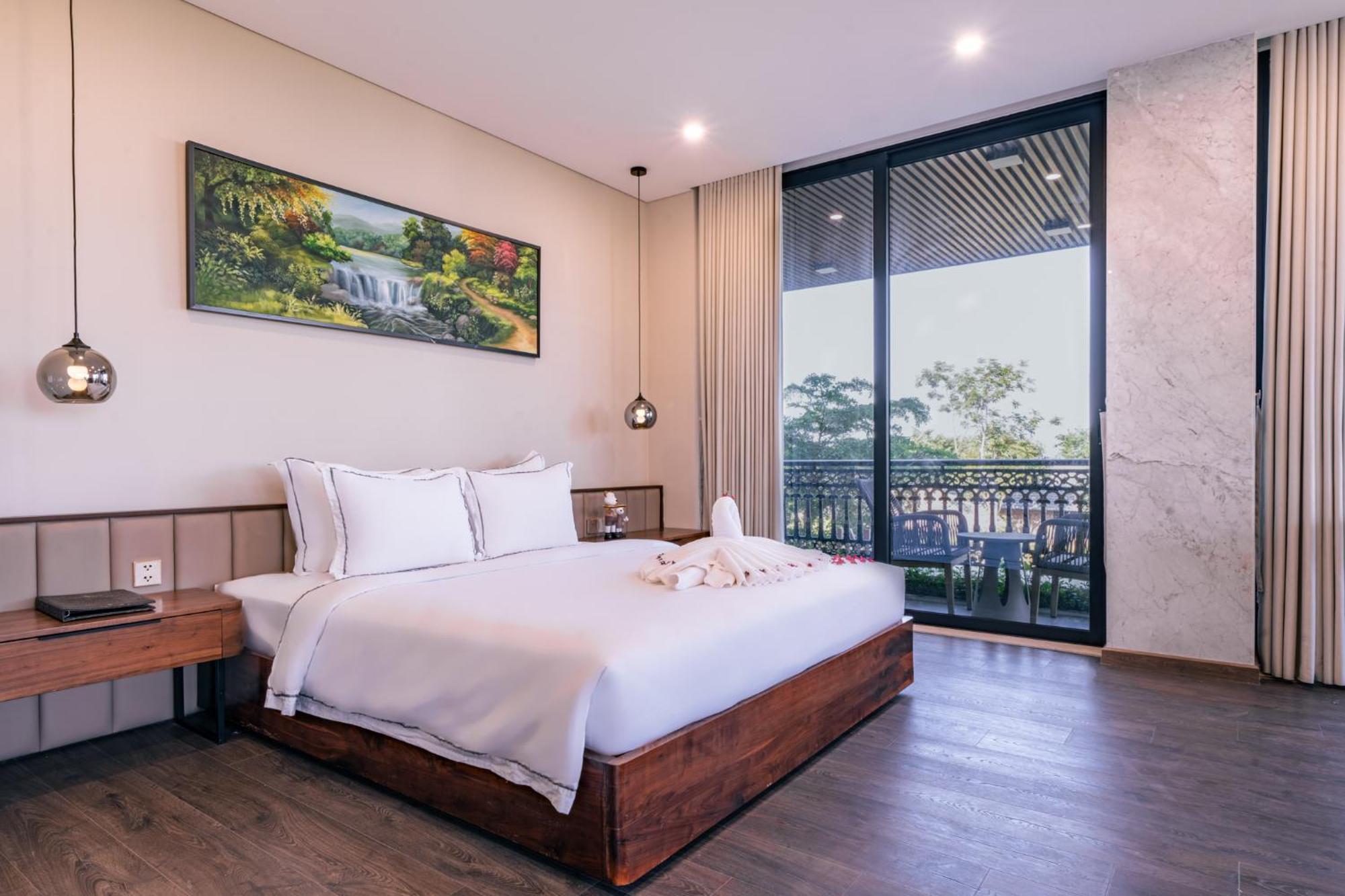 Khách sạn Cami Riverside 4*
