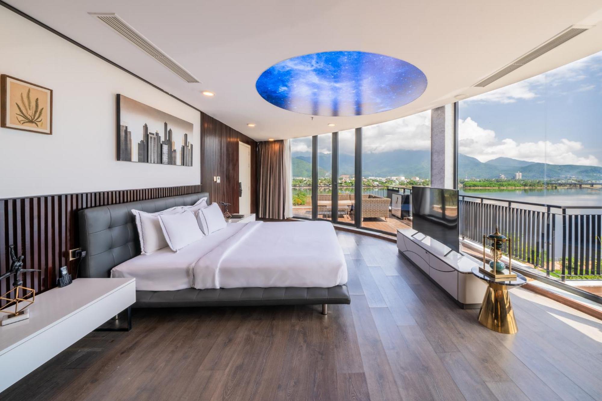 Cami Riverside 4*