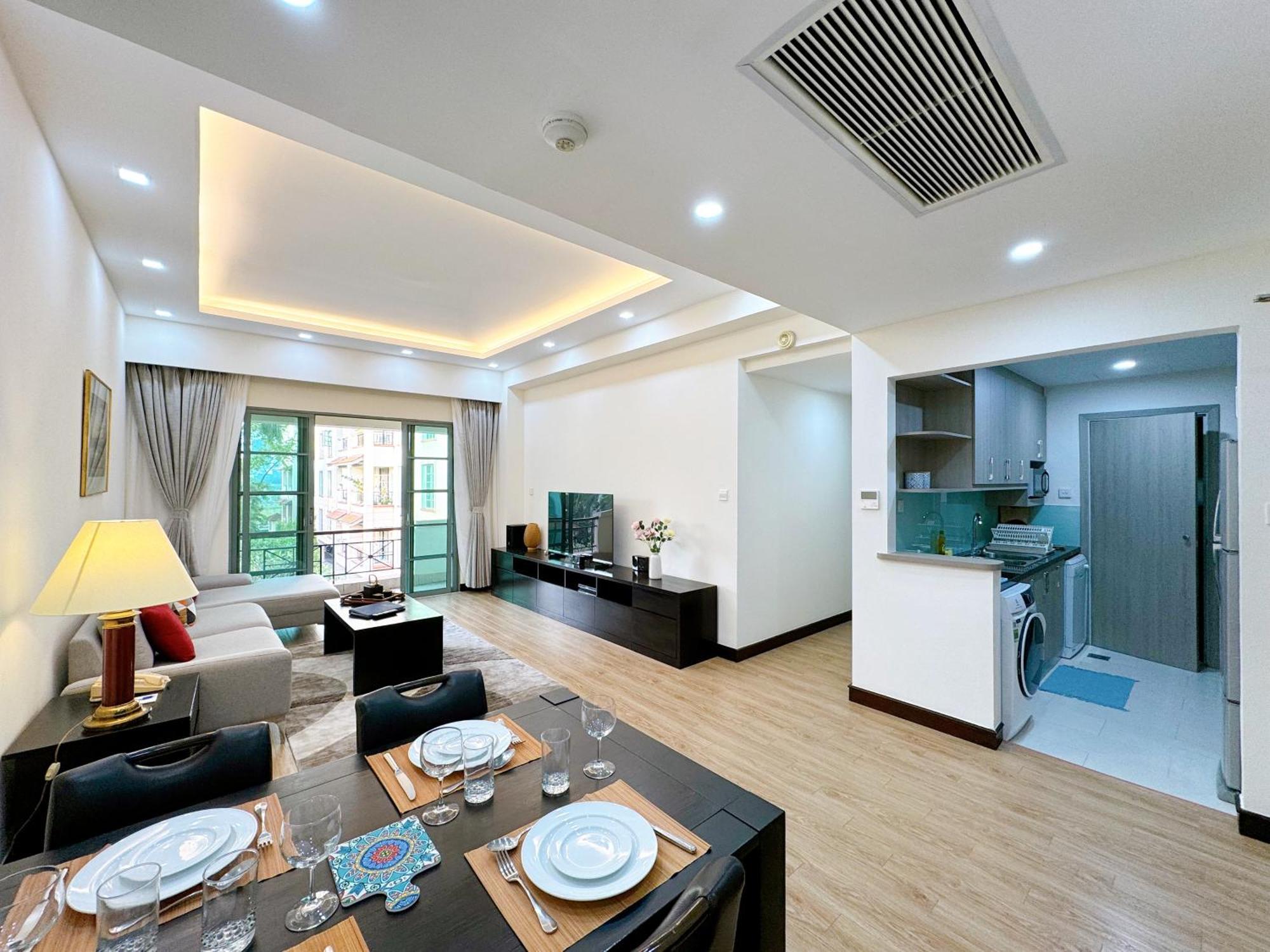 Diamond Westlake Apartment *