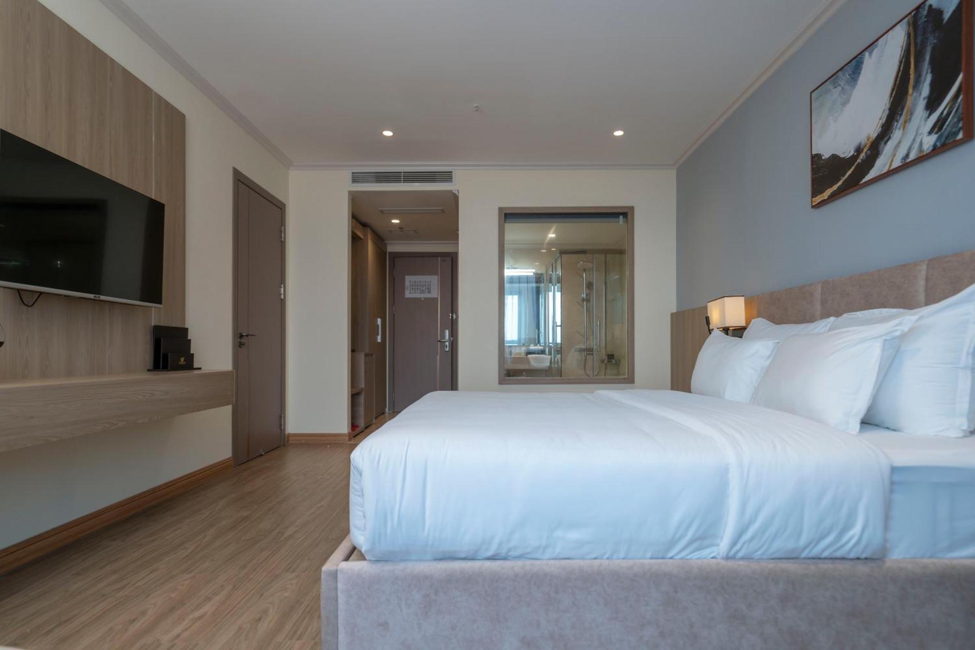 Hung Vuong Hotel 4*