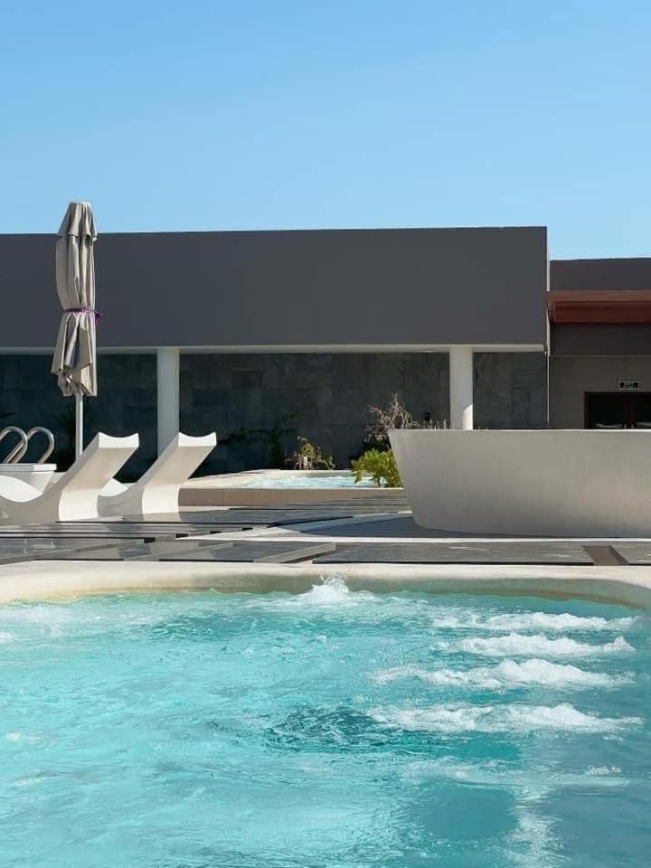 Sea & Pool View Condotel At Mui Ne