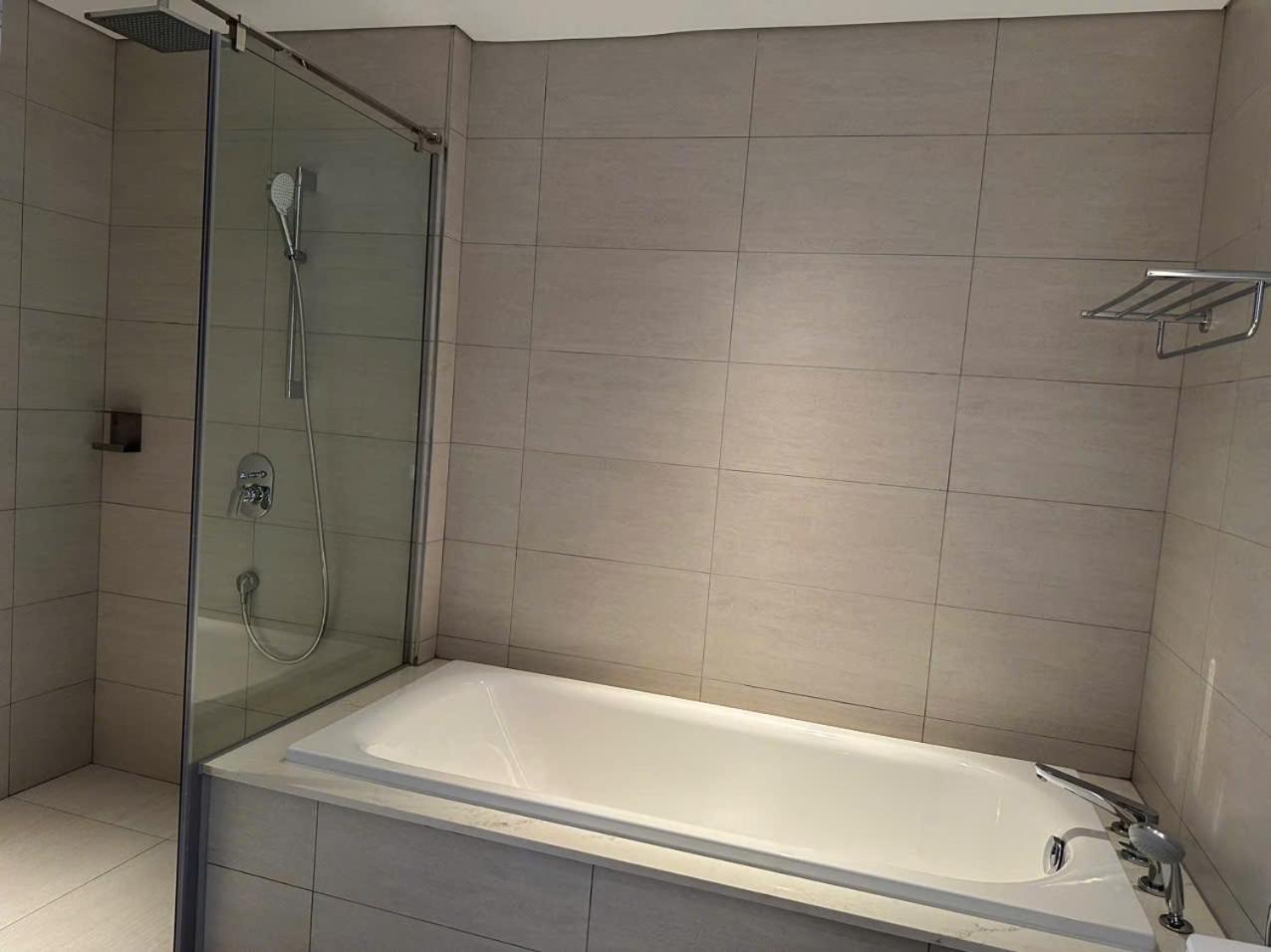 A La Carte Bay - Sea View Aparthotel Ha Long